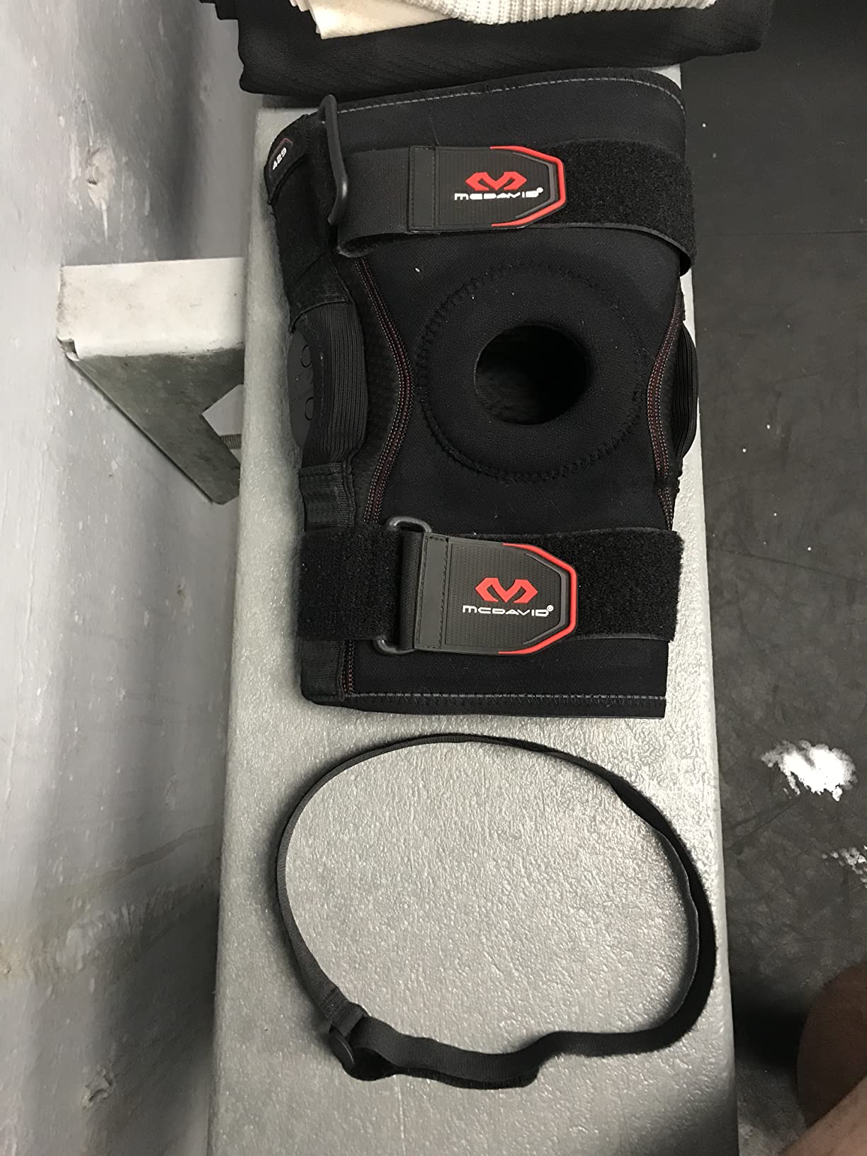 McDavid Knee Brace, Maximum Support with Polycentric Hinges & Cross Straps, Comfortable Compression & Extra Stability customer photo 1