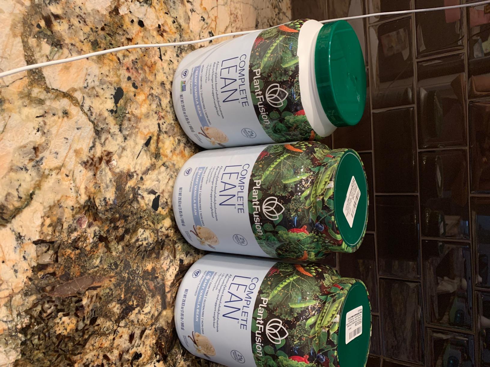 PlantFusion Complete Lean Plant Based Protein Powder - Prebiotic Fiber, Superfoods & Digestive Enzymes - Vegan, Gluten Free, Soy Free, Non-GMO - Vanilla 1.85 lb customer photo 1