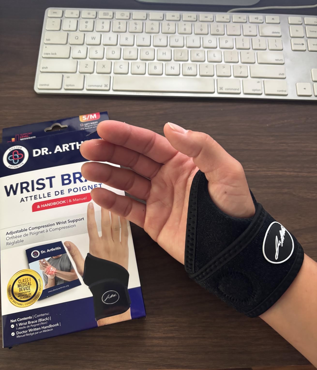 Doctor Developed Wrist Brace, Wrist Wraps for Carpal Tunnel Arthritis, Tendonitis, Hand Support, Ideal for Fitness, Weightlifting - Handbook Included (Wrist Brace 1 Pack) customer photo 1