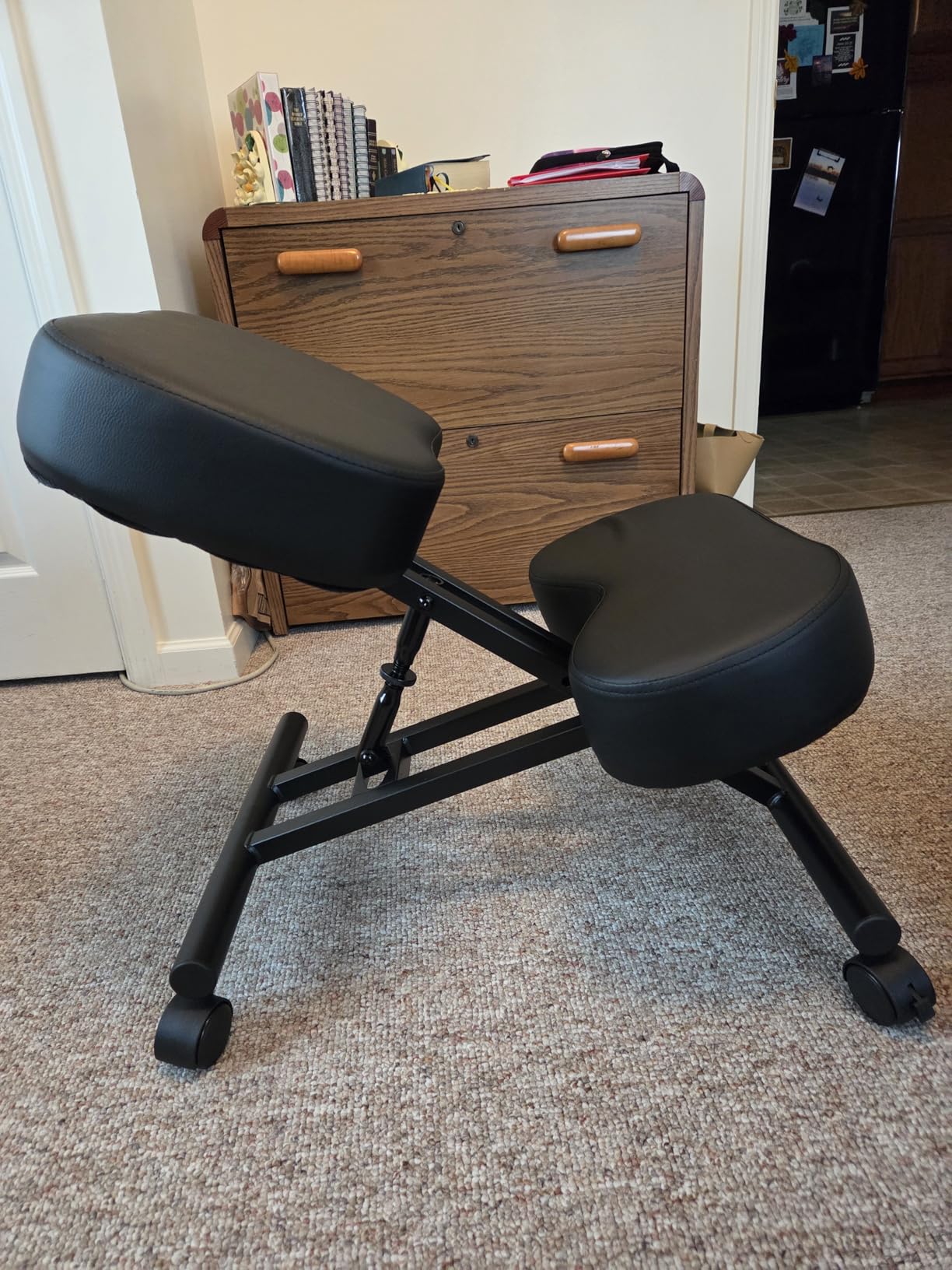 DRAGONN by VIVO Black Ergonomic Kneeling Chair, DN-CH-K01B customer photo 1