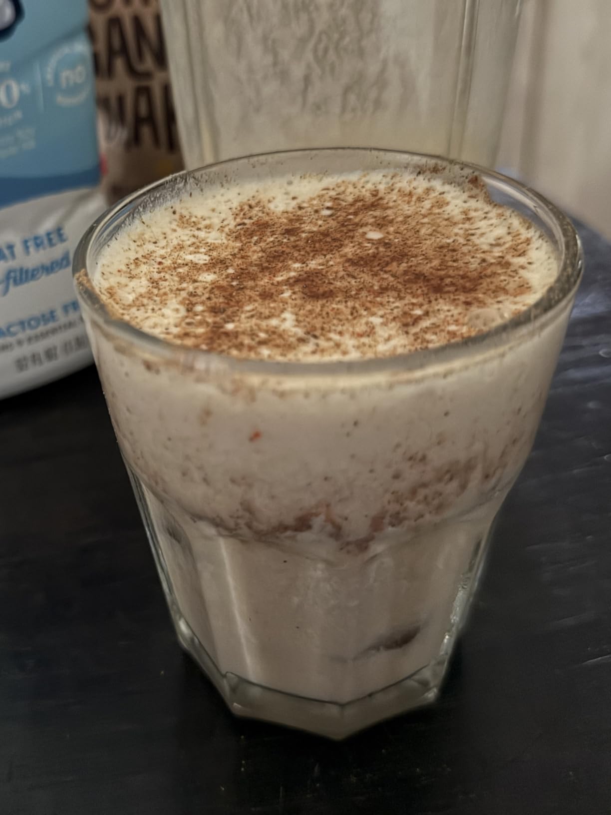 EarthChimp Organic Vegan Protein Powder - with Probiotics - Non GMO, Dairy Free, Non Whey, Plant Based Protein Powder for Women and Men, Gluten Free - 26 Servings 32 Oz (Chocolate) customer photo 2