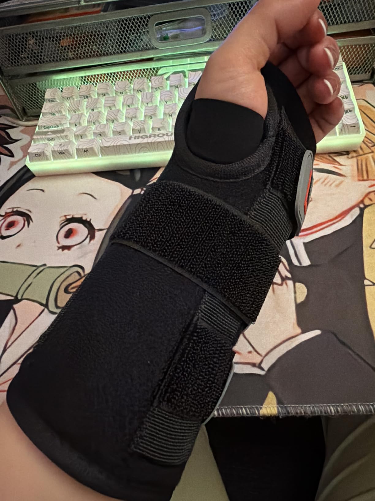 FEATOL Wrist Brace Hand Brace, Carpal Tunnel Wrist Splint Night Support for Women Men, Pain Relief Support - Tendonitis, Arthritis, Sprain, Right Hand, Small/Medium customer photo 1