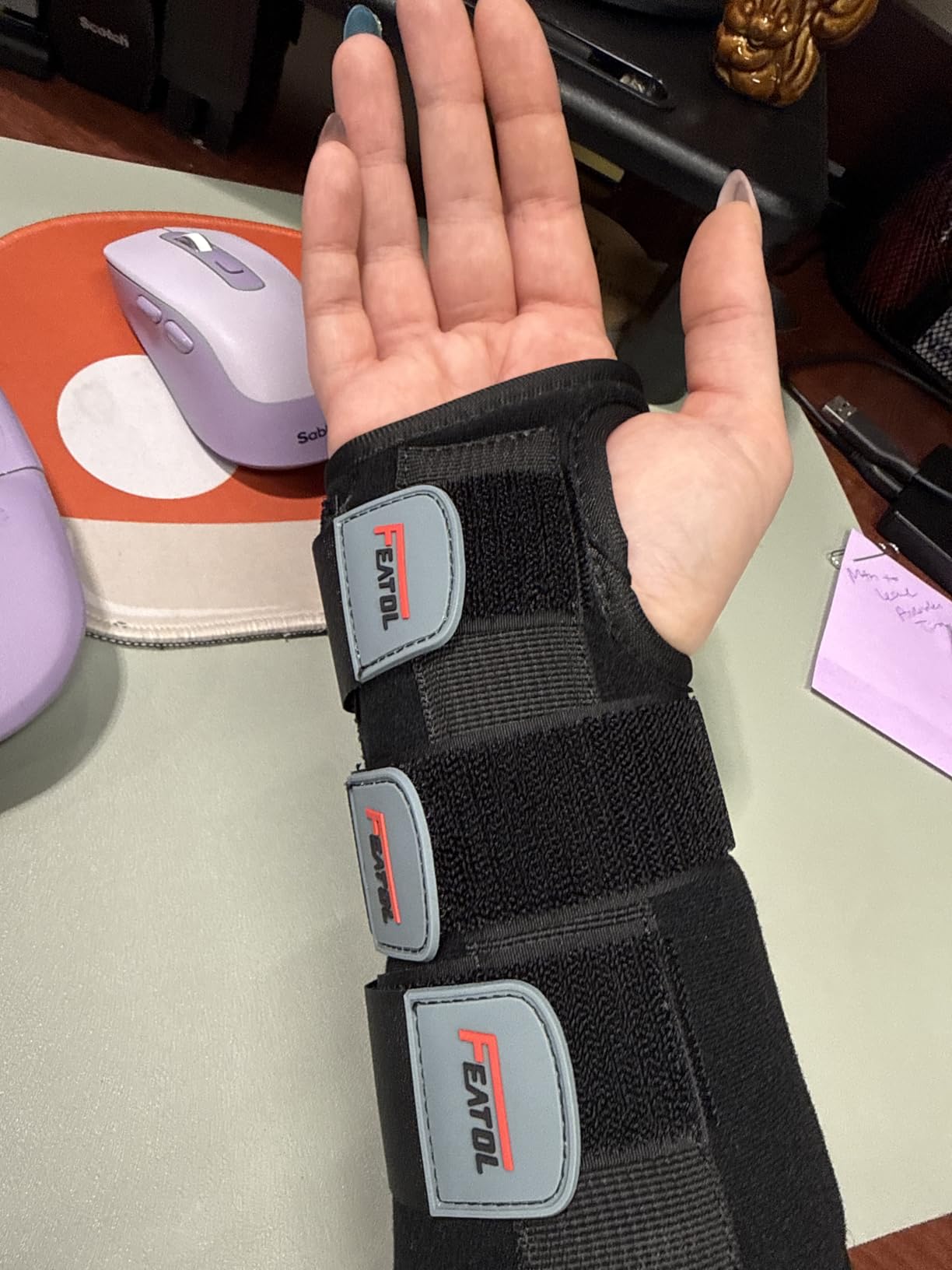 FEATOL Wrist Brace Hand Brace, Carpal Tunnel Wrist Splint Night Support for Women Men, Pain Relief Support - Tendonitis, Arthritis, Sprain, Right Hand, Small/Medium customer photo 2