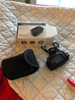 iProven Pulse Oximeter Fingertip for Oxygen Saturation & Respiratory Rate, Pulse Rate and Blood Oxygen Saturation Monitor, Finger Oximeter O2 Monitor, Batteries, Case & Lanyard Included customer photo 2