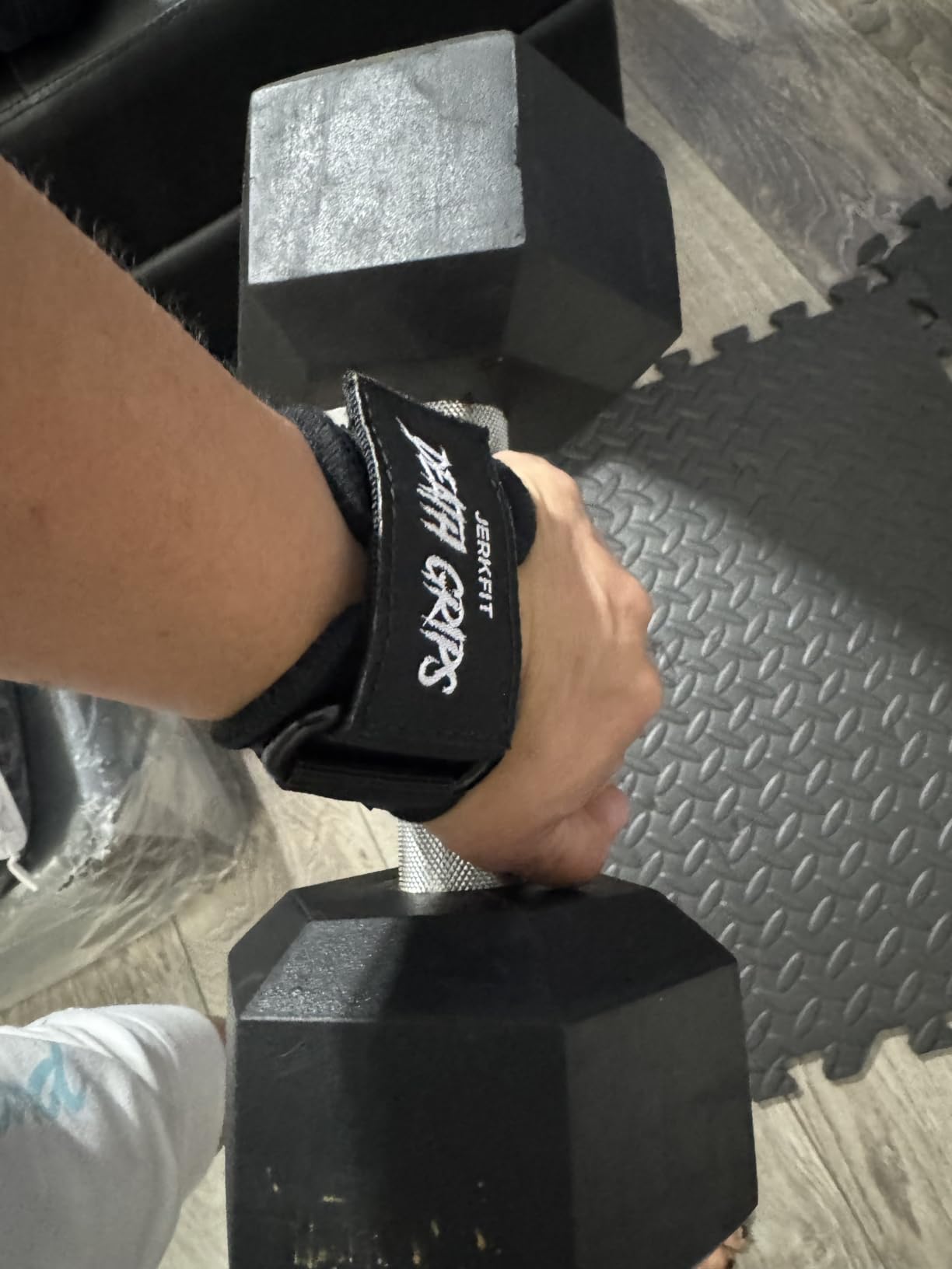 JerkFit Death Grips Premium Lifting Straps - Car Tire Grade Rubber PVC Wrist Straps for Shrugs, Pull Ups & Deadlifts with Neoprene Padded Support customer photo 2
