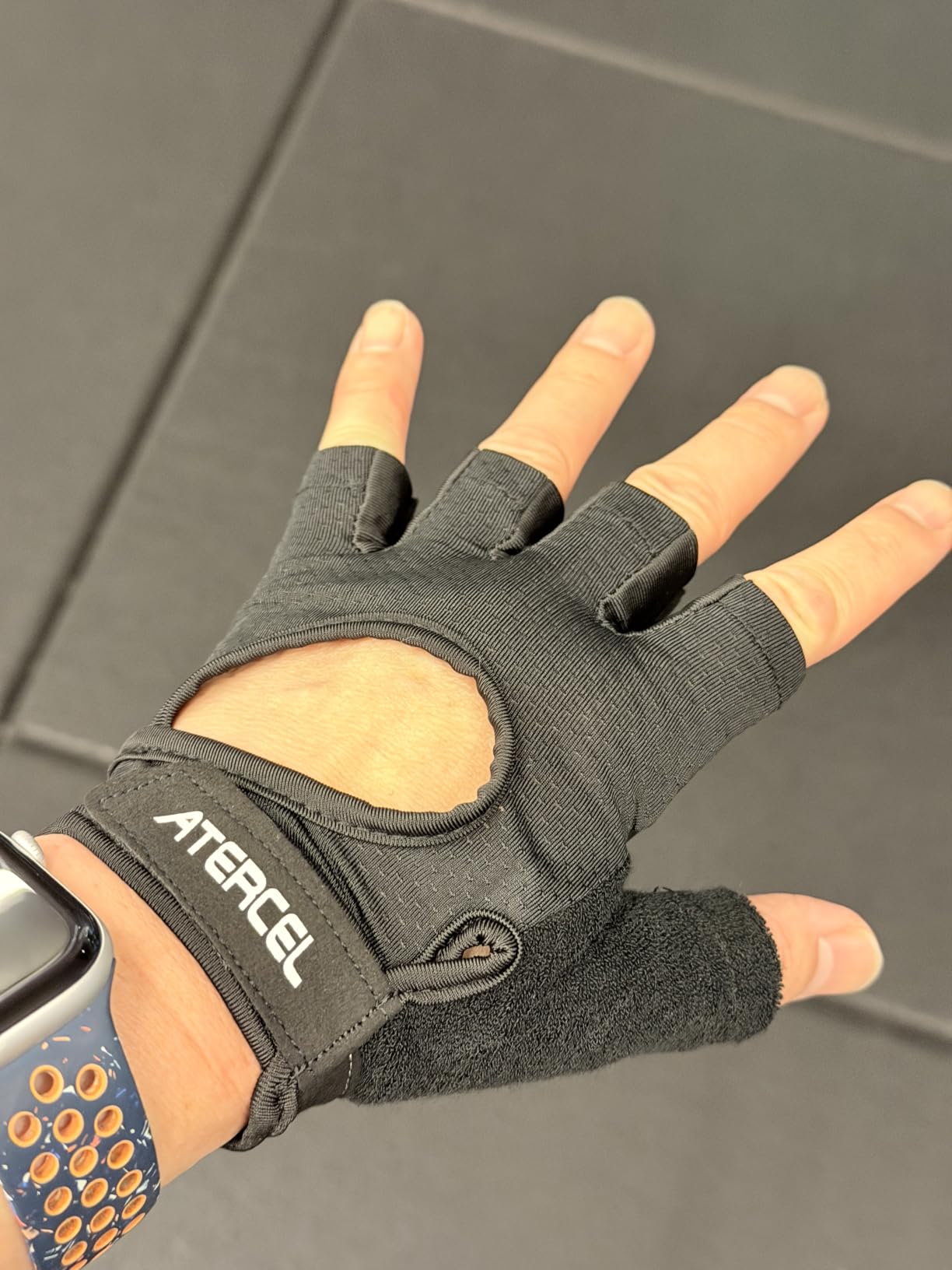 ATERCEL Weight Lifting Gloves Full Palm Protection, Workout Gloves for Gym, Cycling, Exercise, Breathable, Super Lightweight for Mens and Women customer photo 1