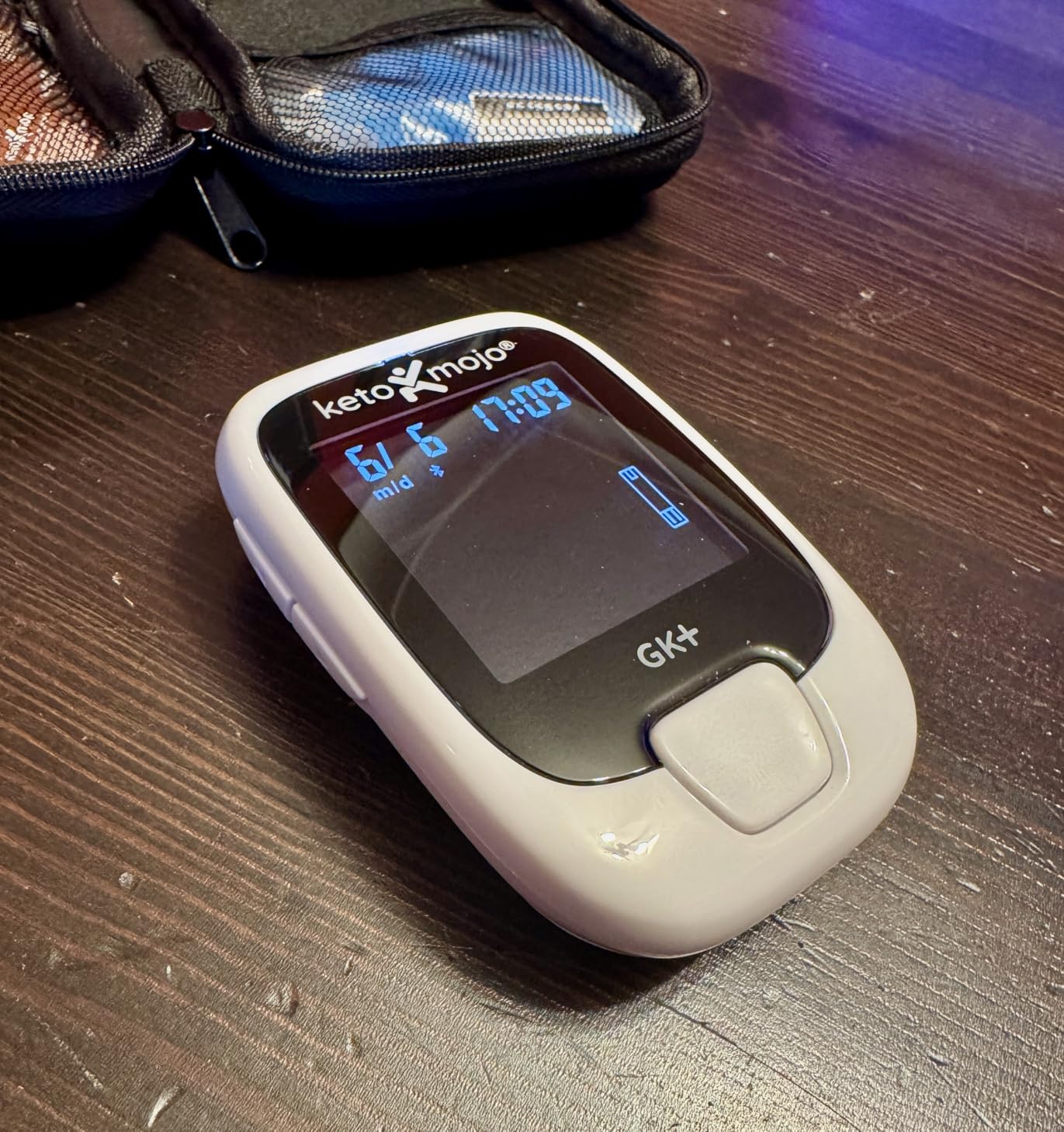 KETO-MOJO GK+ Glucose & Ketone Meter, Bluetooth sync, Free MyMojoHealth app, 10 glucose + 10 ketone strips customer photo 2
