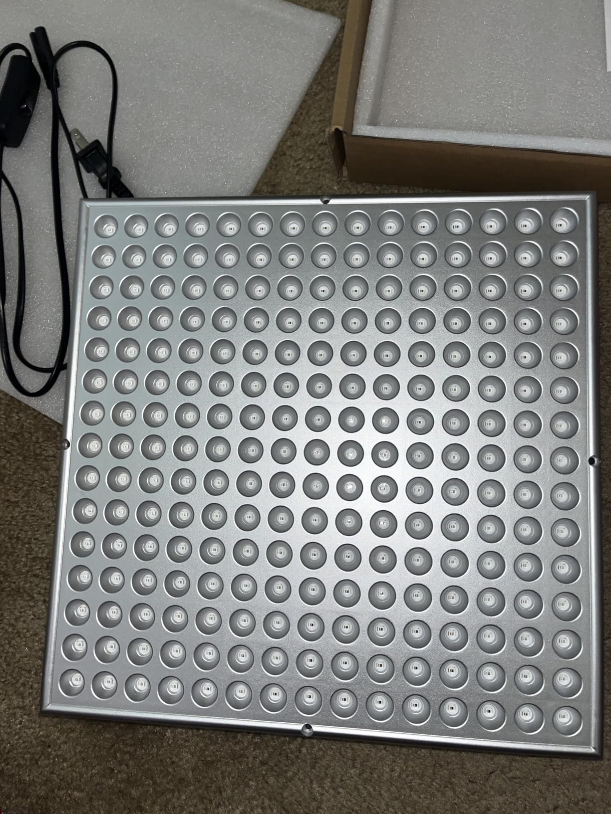 LED-Red-Light-Therapy-Device - 45W LED Panel Deep 660nm and Near-Infrared 850nm Light Combo for Skin Beauty, Pain Relief of Muscles and Joints customer photo 2