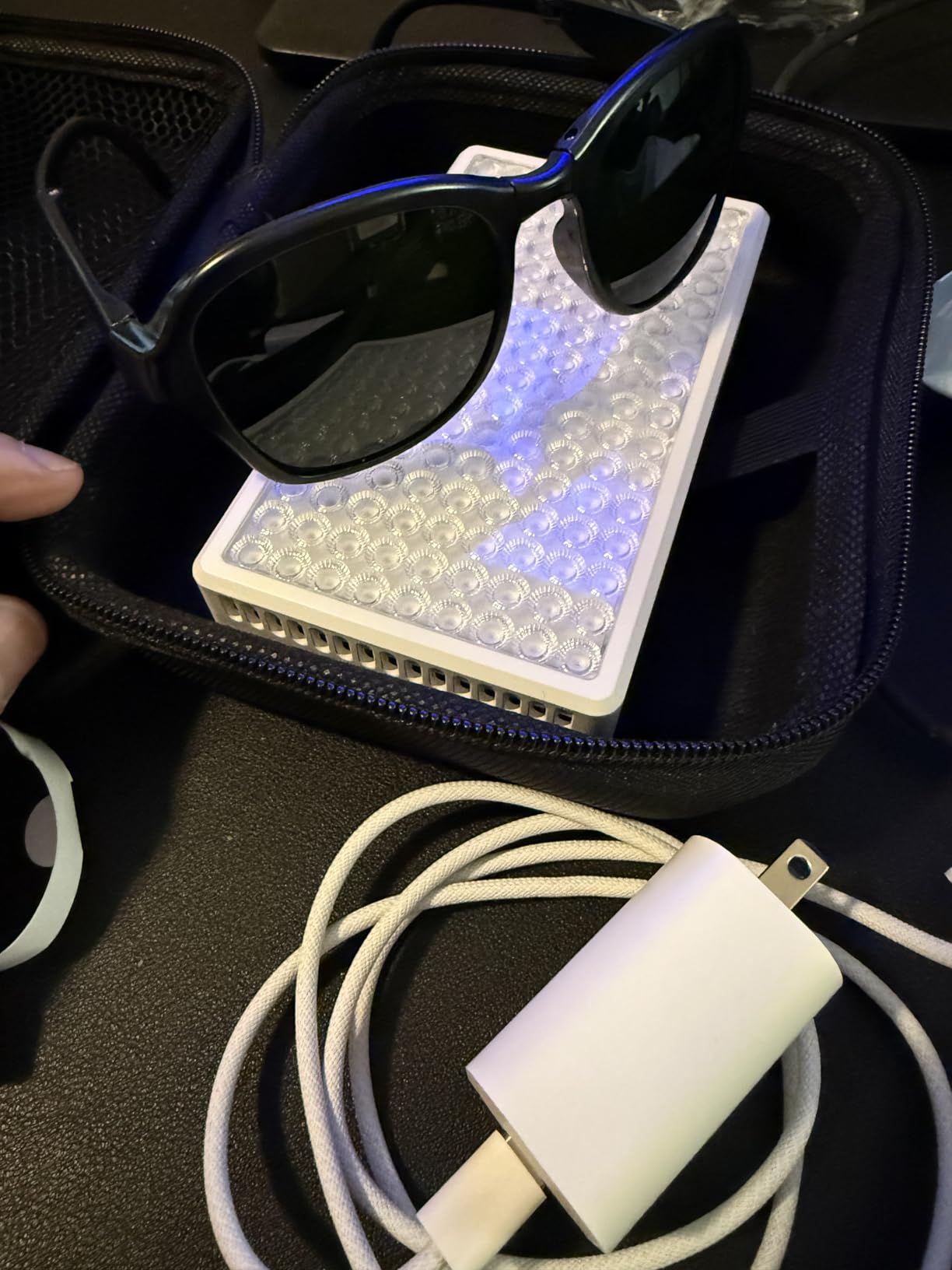 Red Light Therapy for Face and Body, Portable Red Light Therapy Panel, 660nm Red Light and 850nm Infrared Light for Pain Relief, Skin Care, Red Light for Sleep, Rechargeable and Great for Travel customer photo 2