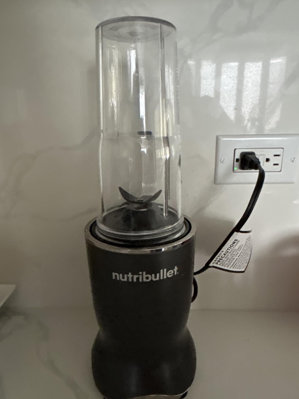 NutriBullet Ultra Personal Blender, 1200W, Quietest Single-Serve Blender with Titanium Coated Blades, Gray customer photo 1