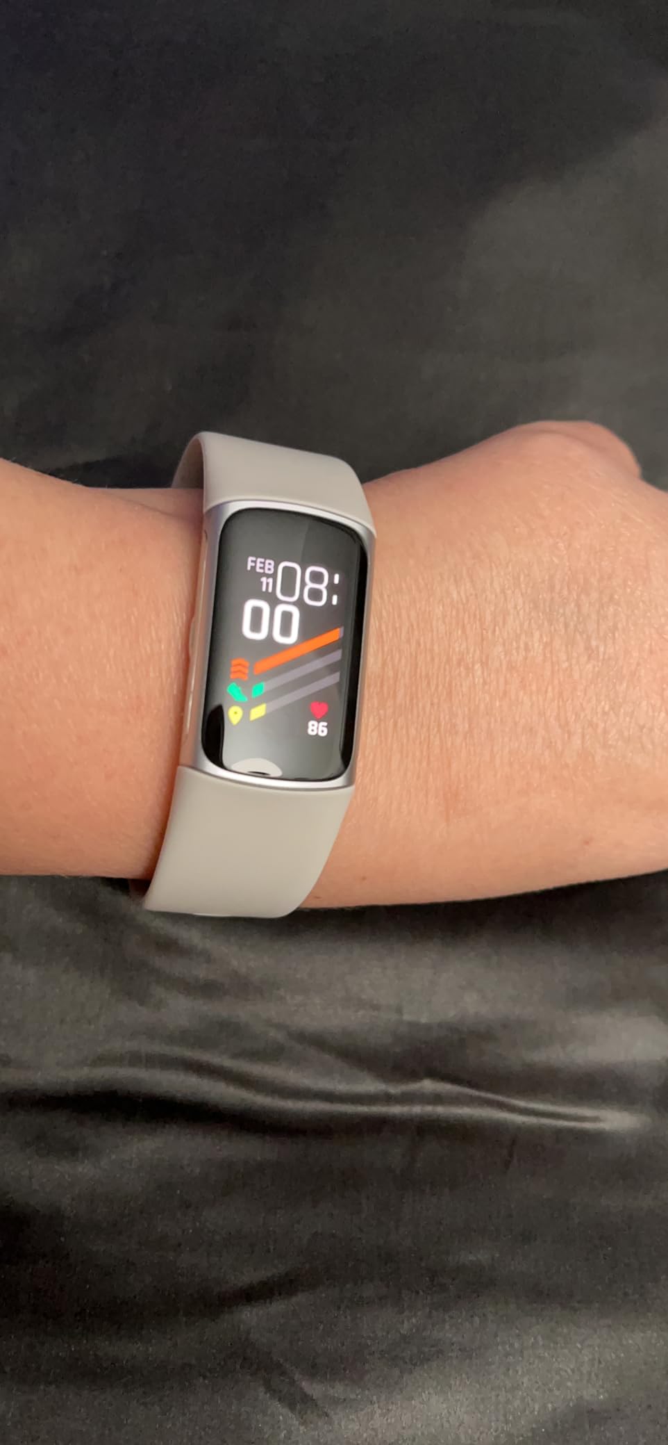 Fitbit Charge 6 Fitness Tracker with Google Apps - Heart Rate on Exercise Equipment - 3-Month Google Health Premium Membership Included - Obsidian/Black customer photo 2