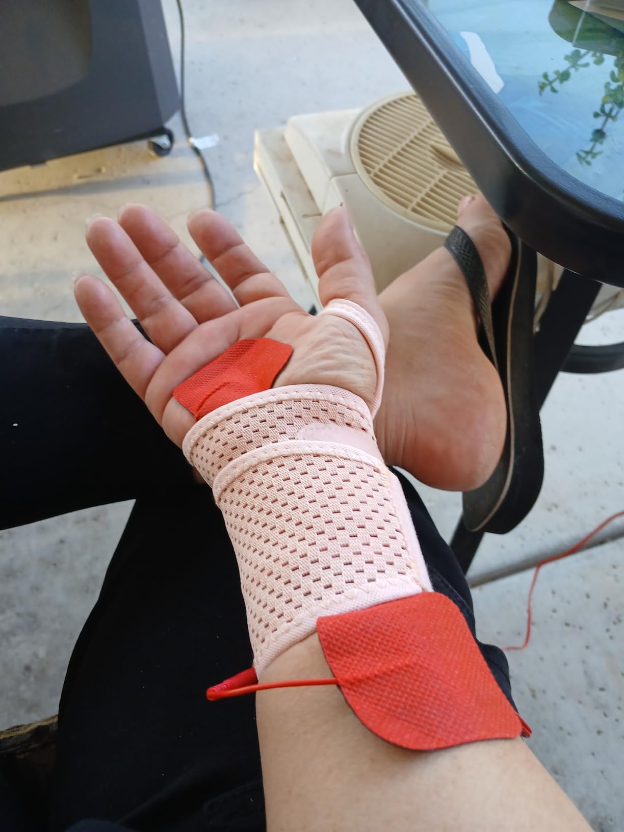 NEOCARBON TENS Unit Muscle Stimulator Pro for Back Pain Relief, Red customer photo 2