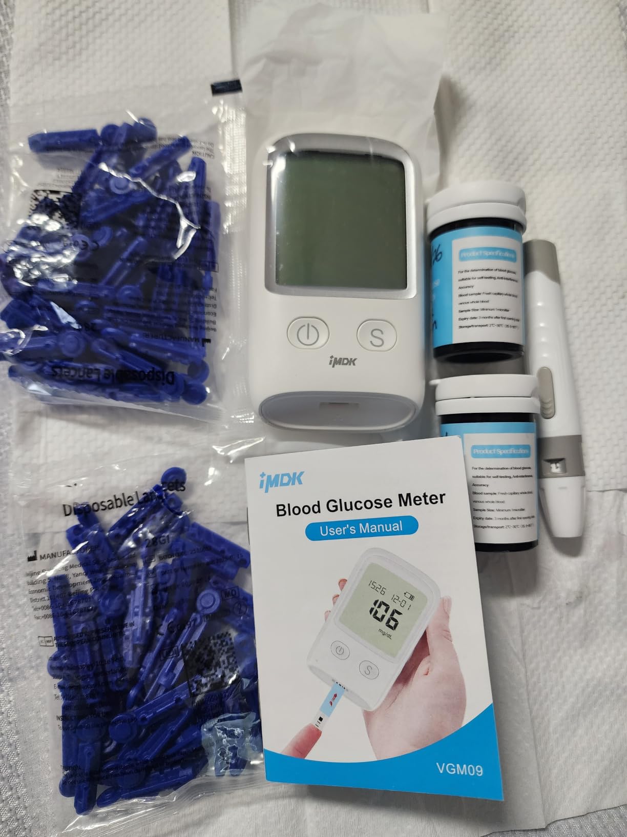 IMDK Blood Glucose Monitor Kit, Clinically Accurate Blood Sugar Test Kit with 100*Glucometer Strips, 100*Lancets, 1*Lancing Devices, No Coding Required customer photo 1