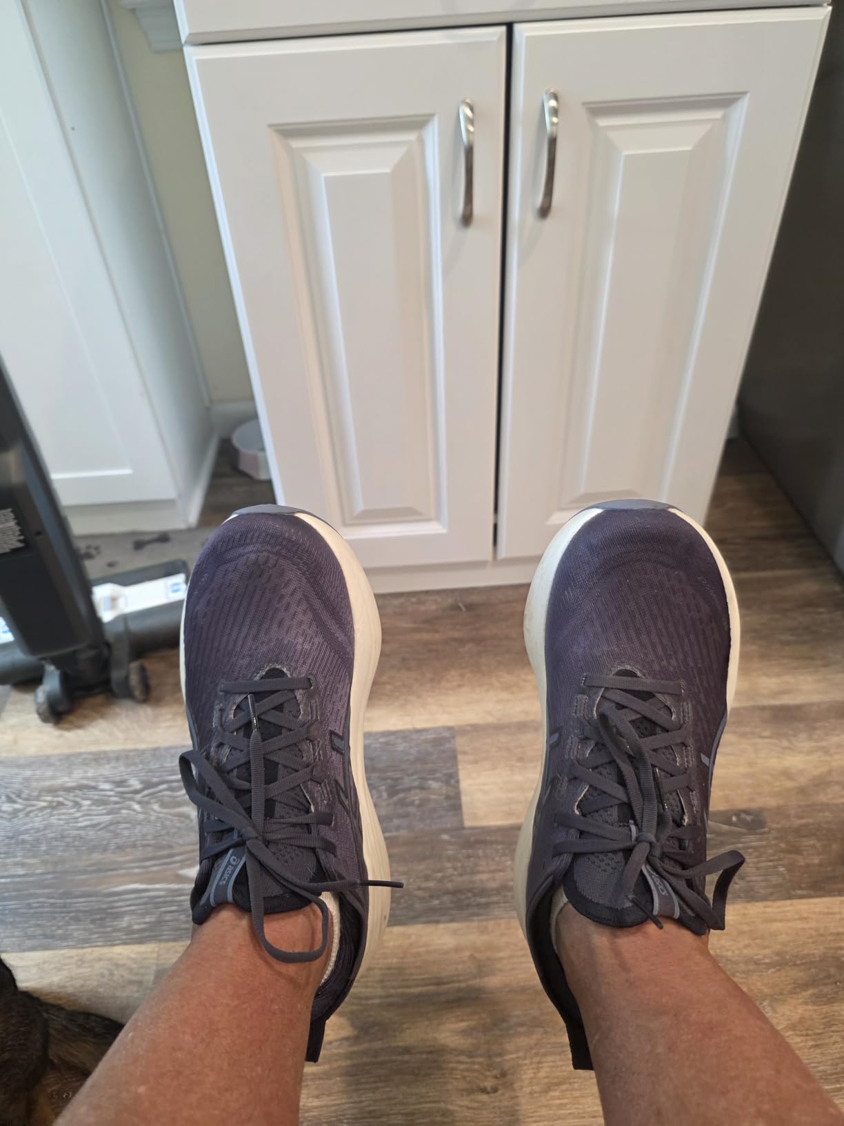 Men's Gel-Nimbus 27 Running Shoes (ASICS) customer photo 2