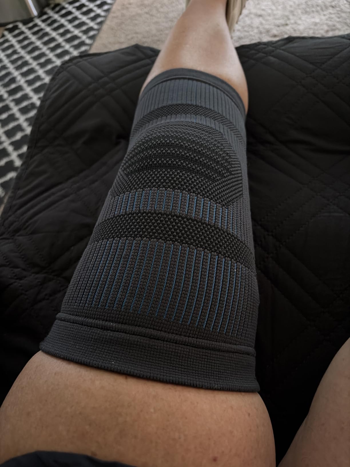 Mobilizer Knee Sleeve - L/XL | Knee brace with stabilizers for arthritis support, tendonitis relief, compression, mobility, and recovery customer photo 1