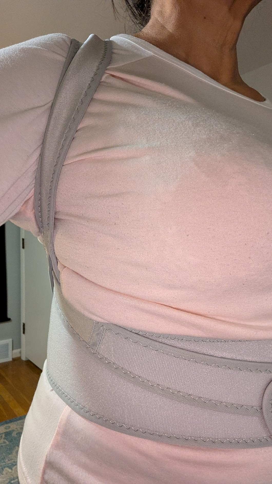 Fit Geno Posture Corrector for Women: Adjustable Lightweight Upper Back Brace for Neck Shoulder & Upper Back Pain Relief - Improve Posture Correct Hunchback Slouching Kyphosis Invisible Under Clothes (M/L Under Bust 32