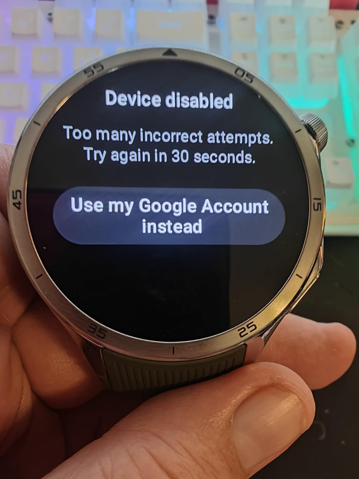 OnePlus Watch 3 Emerald Titanium, 32GB, 120-Hour Battery, Health & Fitness Tracking, Sapphire Crystal Design, Titanium Bezel, Dual-Engine, Wear OS by Google customer photo 1