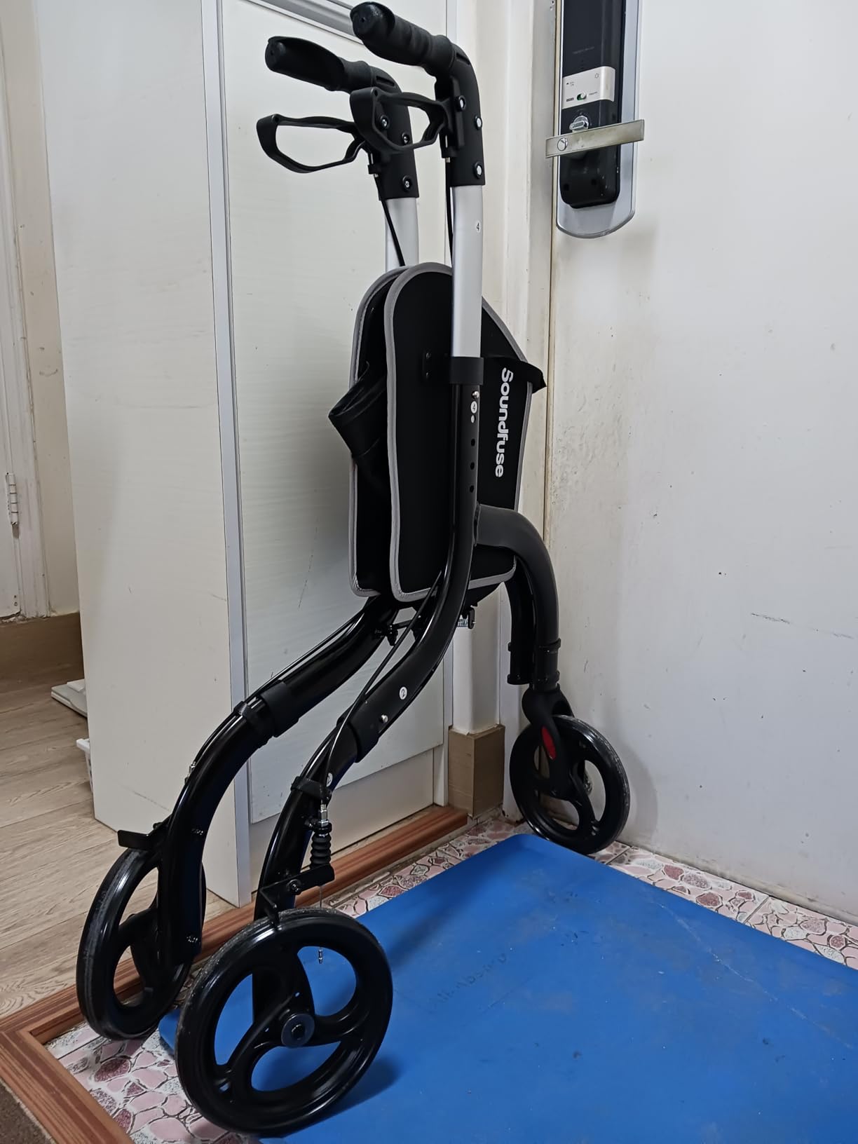 soundfuse Lightweight 3 Wheel Walkers for Seniors, Foldable Aluminum Frame | Weighs only 10.2lbs, Height Adjustable, Removable Storage Bag, Three Wheel Rollator Walker for Indoor and Outdoor Use customer photo 1
