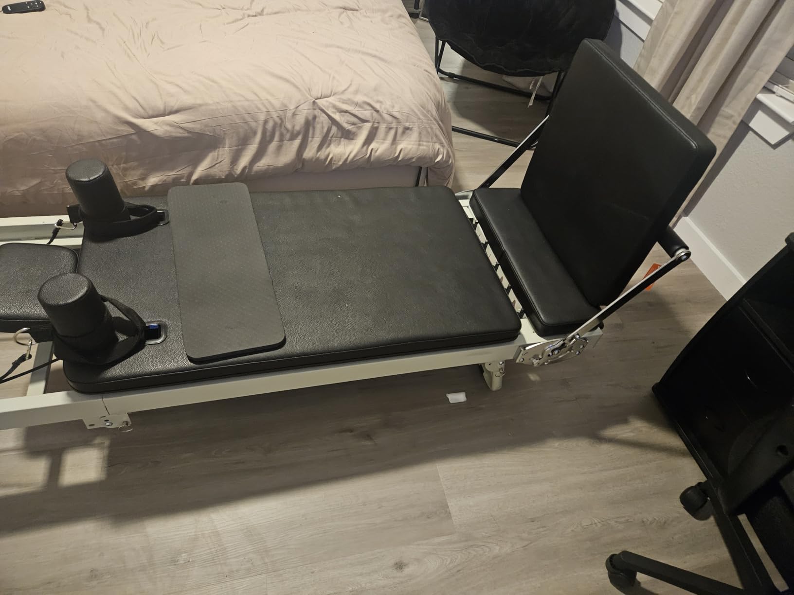 VEVOR Pilates Reformer Foldable, Suitable for Intermediate and Beginners Users, Pilates Equipment for Home Gym Studio Use with 4 Adjustable Resistance Spring, Up to 400 LBS customer photo 2