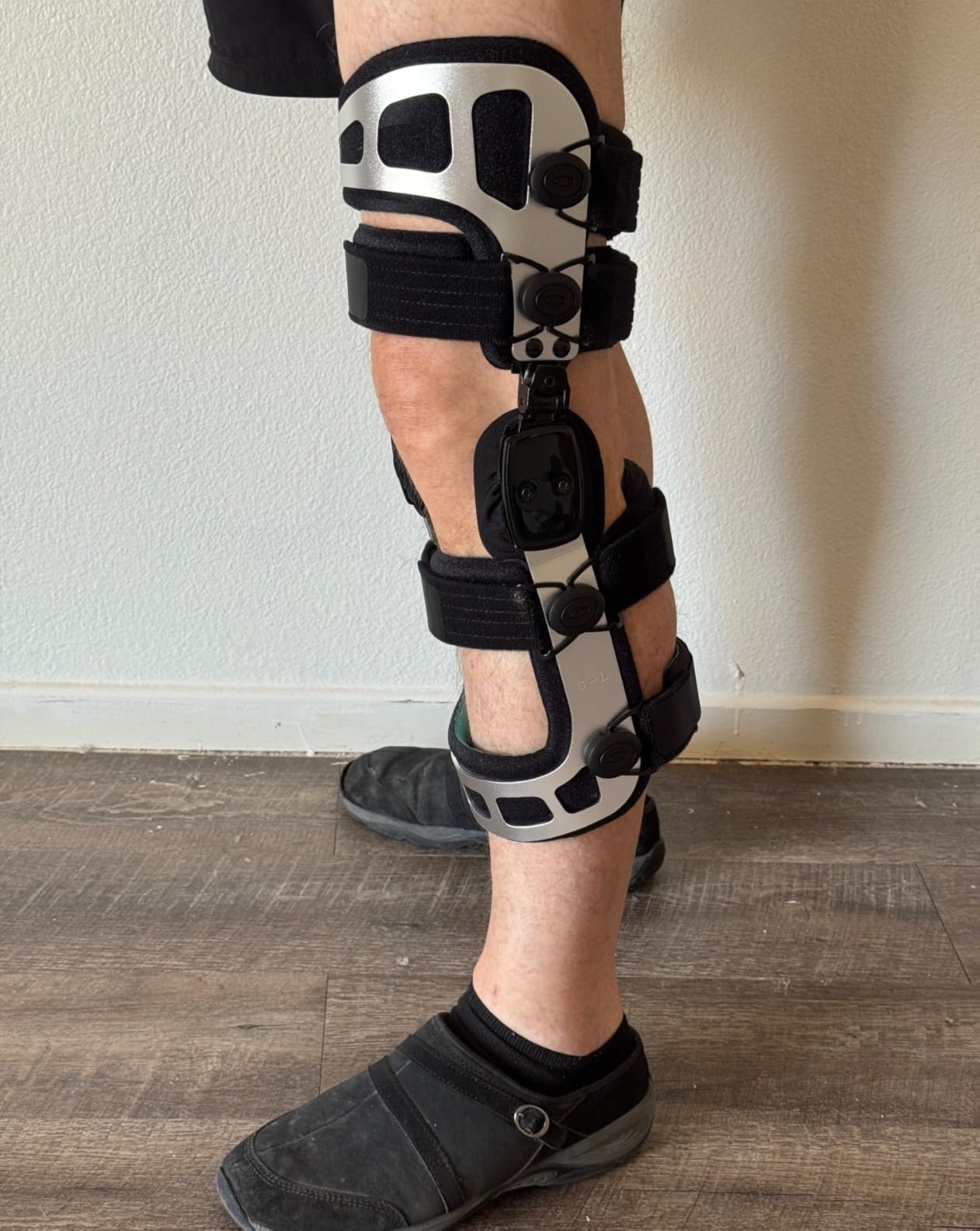 Orthomen Dual Unloader OA Knee Brace, Double Upright Support for Mild to Severe Osteoarthritis, Bone-on-Bone Pain Relief with Adjustable Stabilizers & Medial-Lateral Stability, L-Right customer photo 2