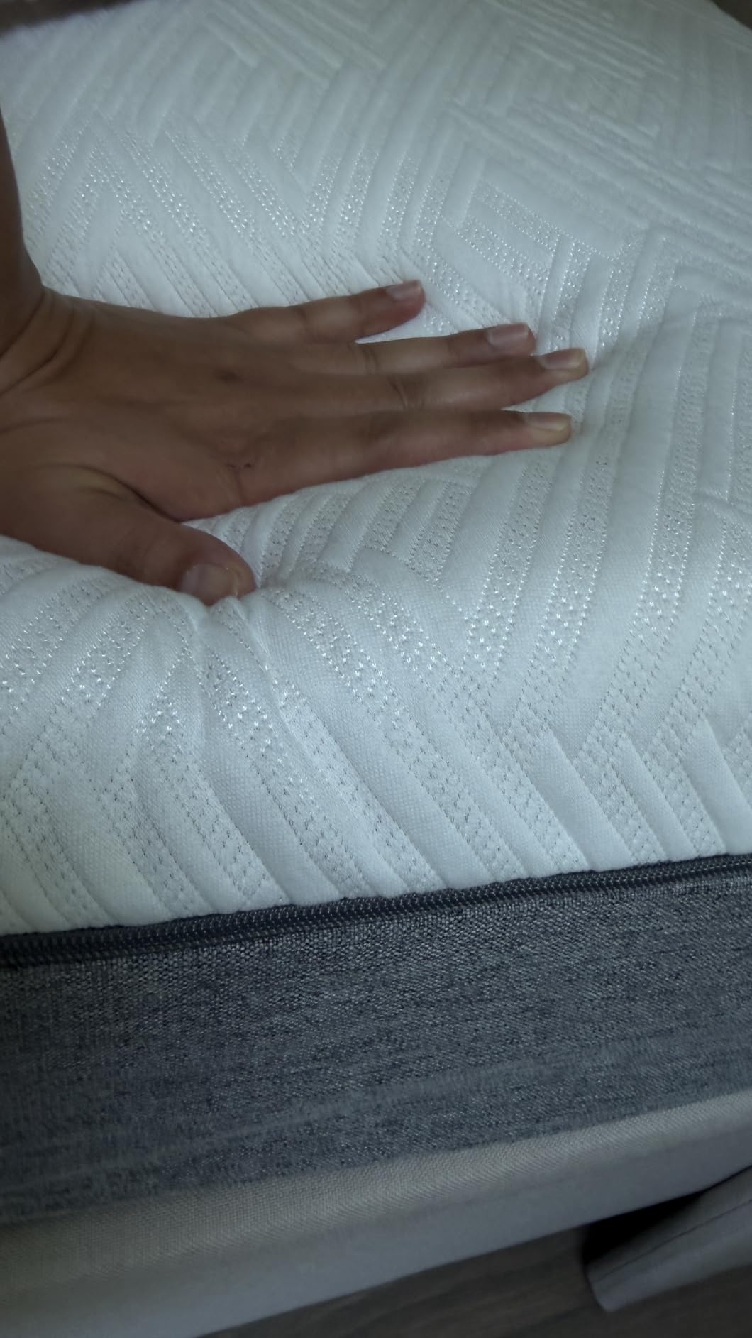 Novilla Bliss Memory Foam Mattress Queen, 10 Inch Gel Queen Mattress in a Box for Cooling Comfort & Pressure Relieving, Target Zoned Support for Back Pain Relief, CertiPUR US Certified Foams customer photo 2