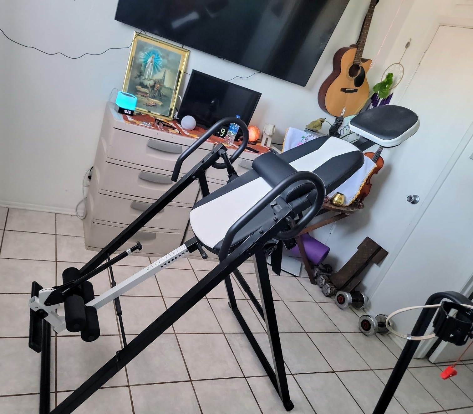 Dripex Heavy Duty Gravity Inversion Table 300 lbs Capacity with Adjustable Headrest/Lumbar Support Inversion Tables for Back Pain Relief customer photo 2
