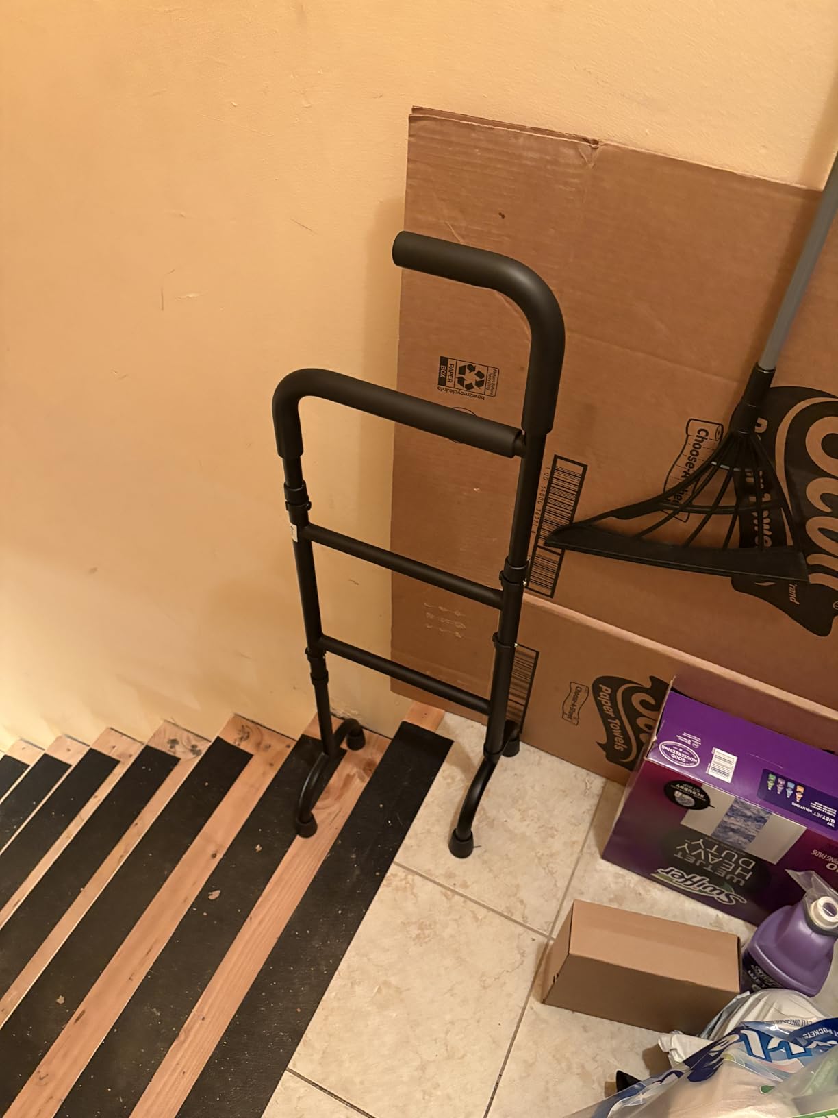 Stair Assist Cane -13-Level Adjustable Height,Portable Lightweight,Slip-Resistant&Sturdy -Stair Helper for Up&Down -Mobility Aid for Elderly,Post-Surgery,Sore Hips&Knees -Fits Standard Steps customer photo 1