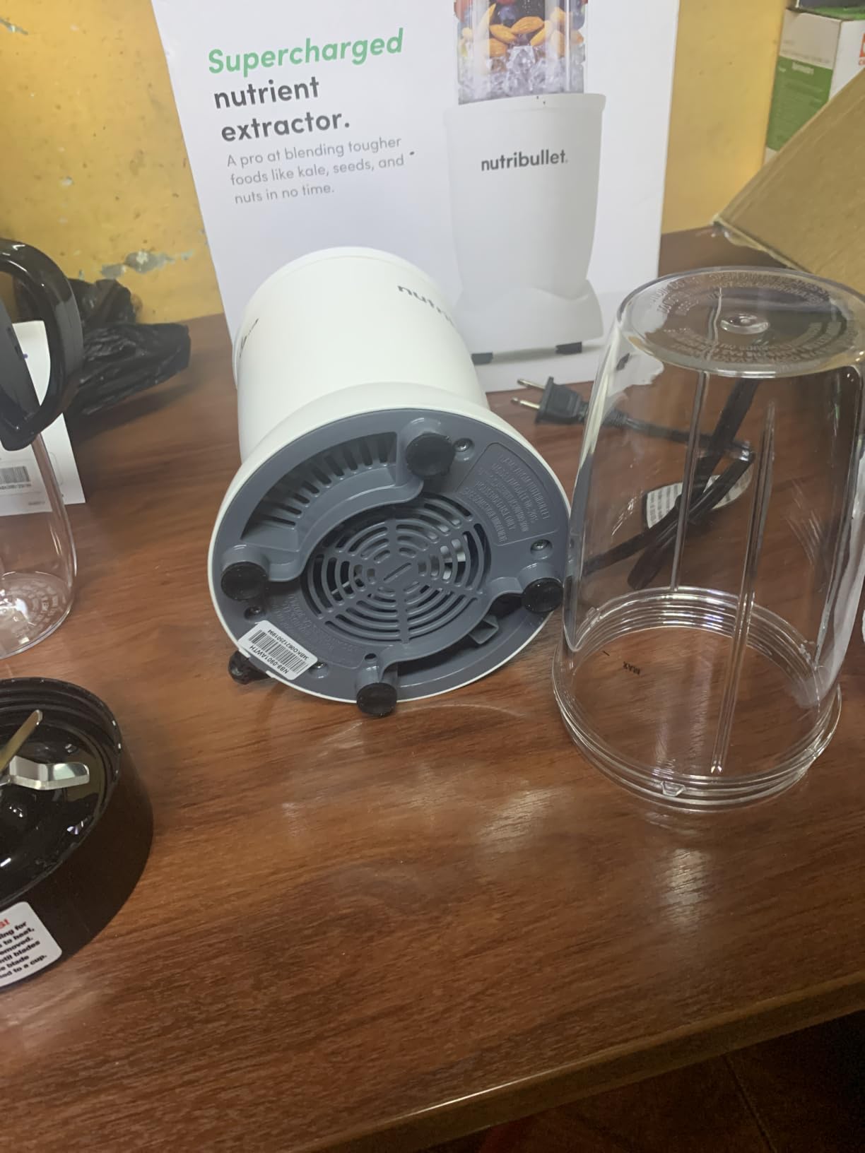 NutriBullet Pro Personal Blender, 900 Watt, 32oz & 24oz Cups, Matte White, NB9-0901AW customer photo 2
