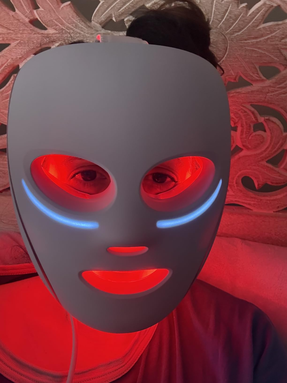 Shark CryoGlow LED Face Mask with Under-Eye Cooling, Anti-Ageing & Blemish Repair, Red & Blue LED, Infrared Light Therapy, USB-C, Remote Control, Storage Bag, Adjustable Straps, Rose Glow, FW312PK customer photo 2