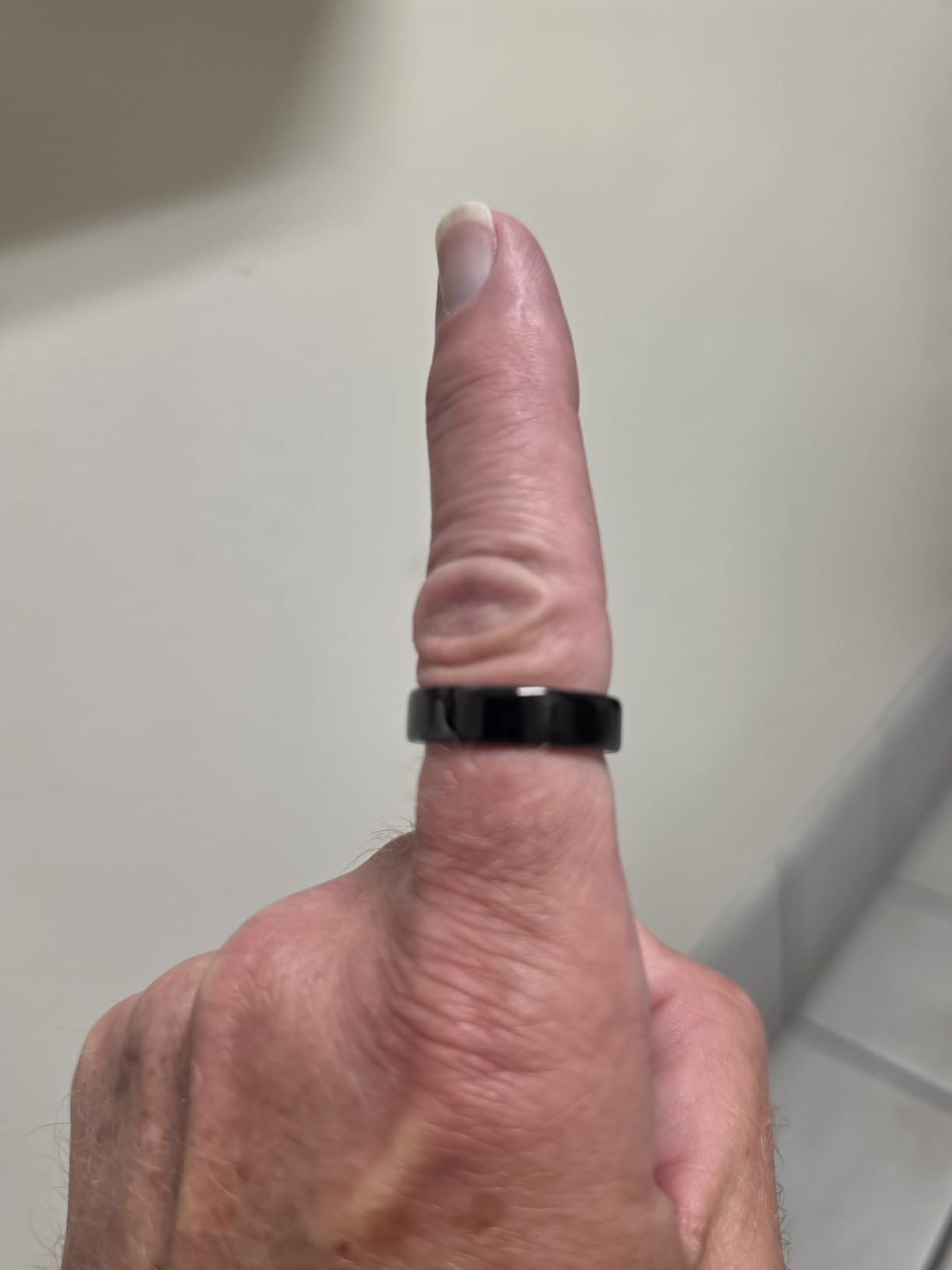 Oura Ring 5 - Silver - Size 9 - World's Smallest Smart Ring - Sleep, Activity, Women's Health, AI Advisor, 1 Week of Battery Life, Size Before You Buy, Android & iOS Compatible customer photo 2