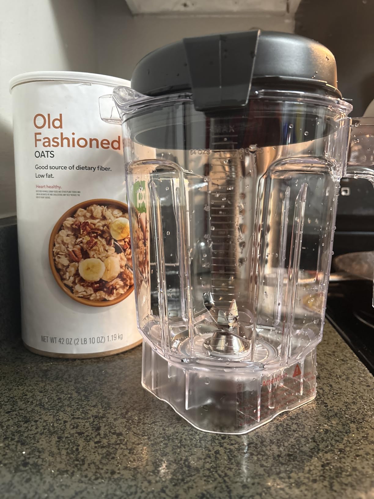 Aeitto Blenders for Kitchen with 68Oz. Large Capacity, 1800W Max Power Smoothie Blender, 3 Preset Programs & 7 Speeds, Professional Countertop Blender for Smoothies, Ice Crush, Silver customer photo 2
