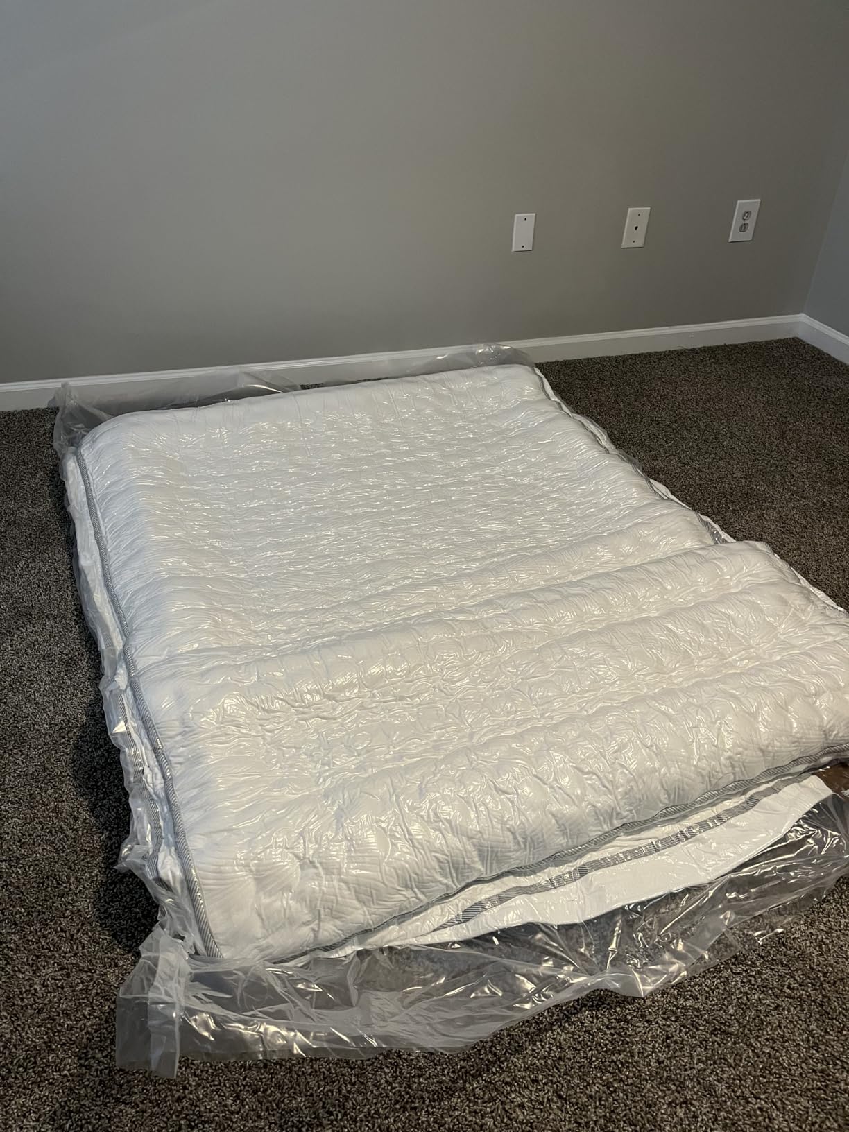 BedStory Firm Queen Mattress 14 Inch, Hybrid Queen Size Mattress in a Box, Back Pain Relief, Luxury Pocket Spring Mattress, Fiberglass-Free, 365-Night-Trial, 10 Year Warranty customer photo 2