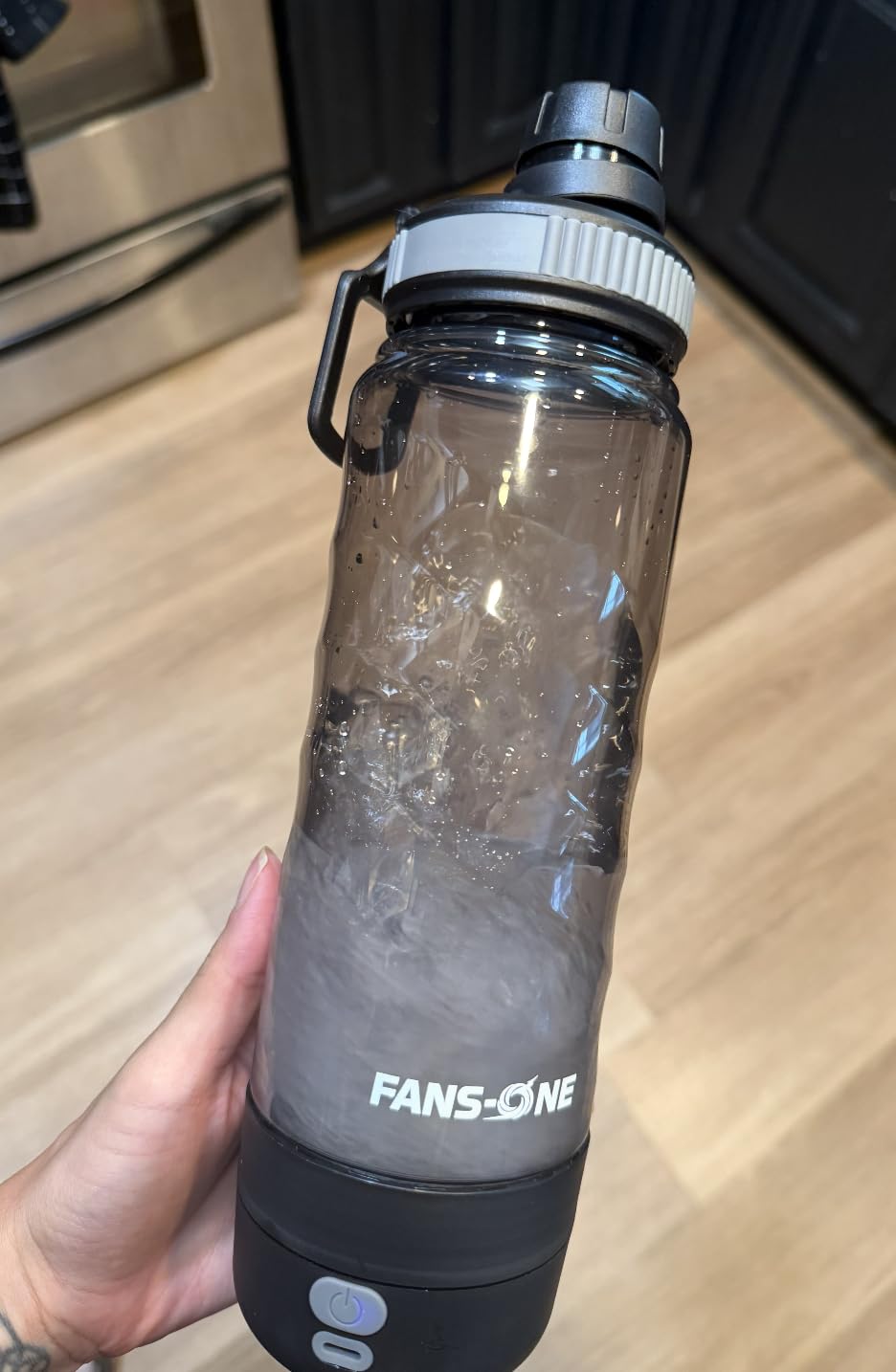 FANS-ONE Electric Protein Shaker Bottle, 24 oz Shaker Cups-No Clumps, Black | USB-C Rechargeable, Leak Proof Screw-on Lid for Protein Shakes Mixes, Portable Blender Self Mixing Cup for Gym Workout customer photo 1