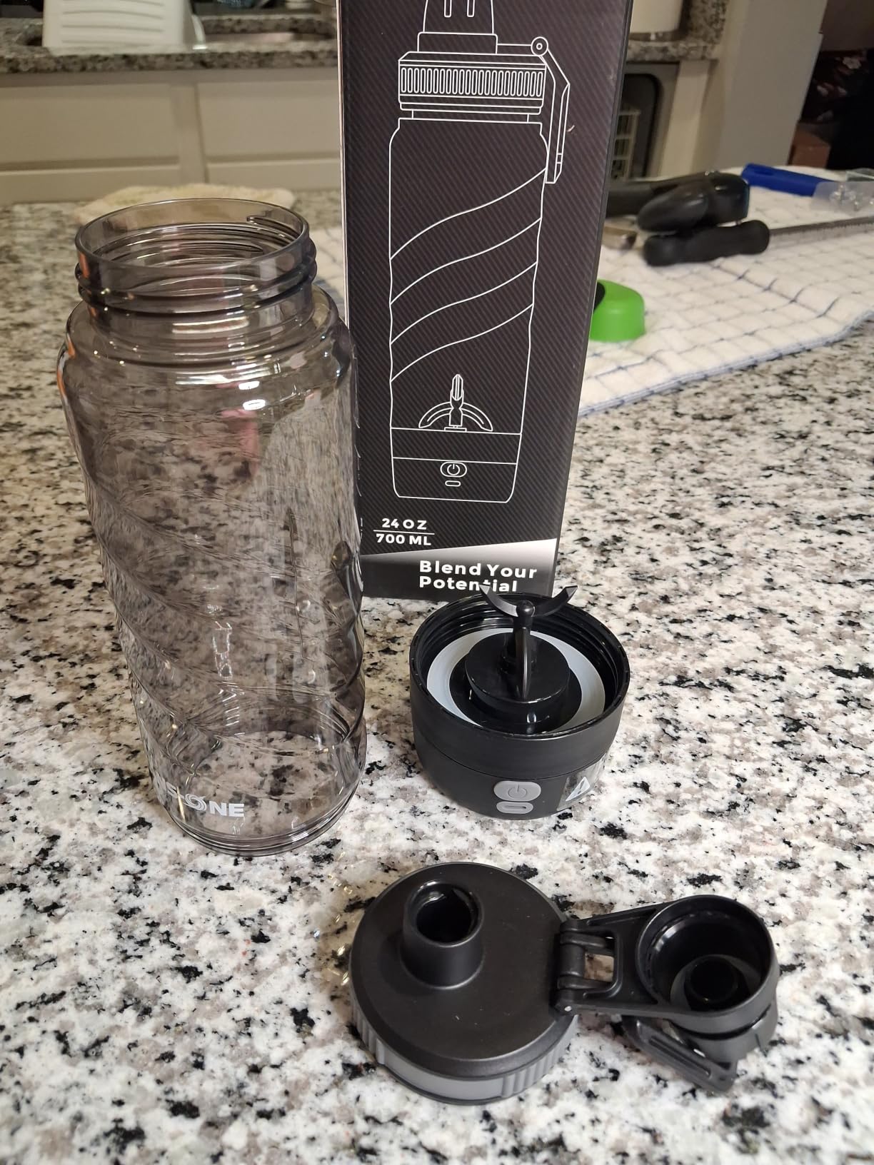 FANS-ONE Electric Protein Shaker Bottle, 24 oz Shaker Cups-No Clumps, Black | USB-C Rechargeable, Leak Proof Screw-on Lid for Protein Shakes Mixes, Portable Blender Self Mixing Cup for Gym Workout customer photo 2