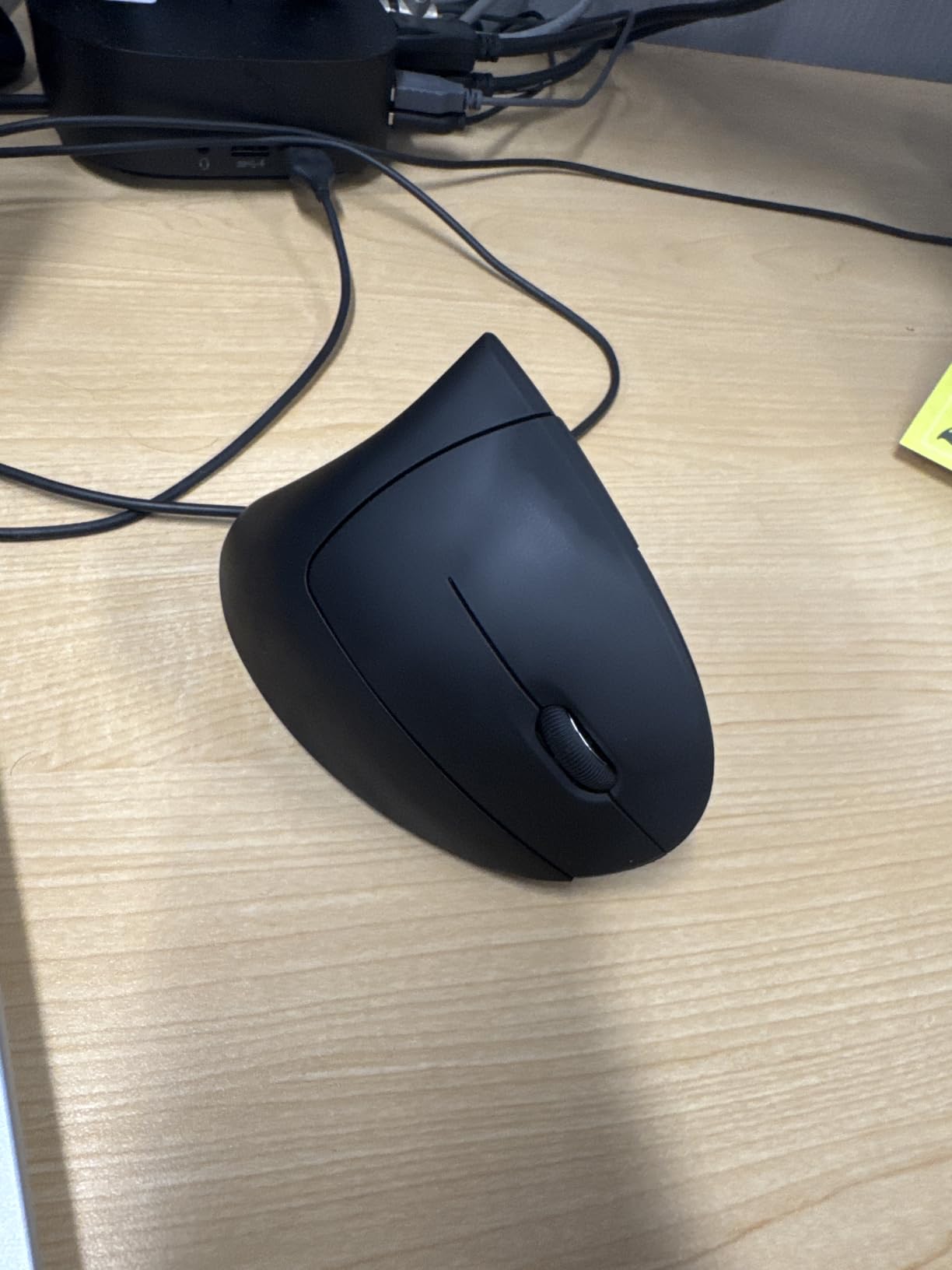 Anker 2.4G Wireless Ergonomic Mouse, Right Hand Vertical Mouse USB Receiver | Multi-Device Connectivity, 800/1200/1600 DPI, Wireless Mouse for Laptop, Desktop, PC, 5 Buttons, Black (Batteries Required) customer photo 1