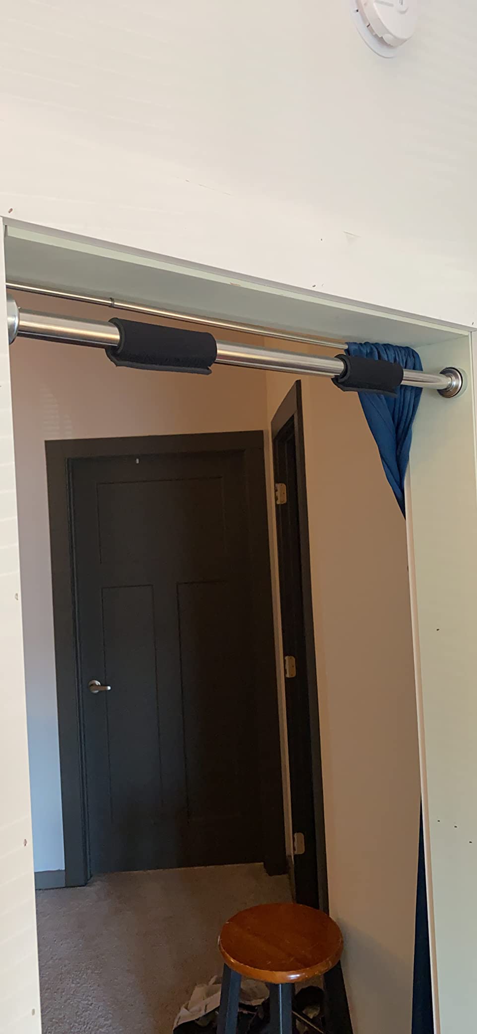 JFIT Deluxe Multi Exercise Doorway Pull-Up Bar with Comfort Grips, 40-Inch customer photo 2
