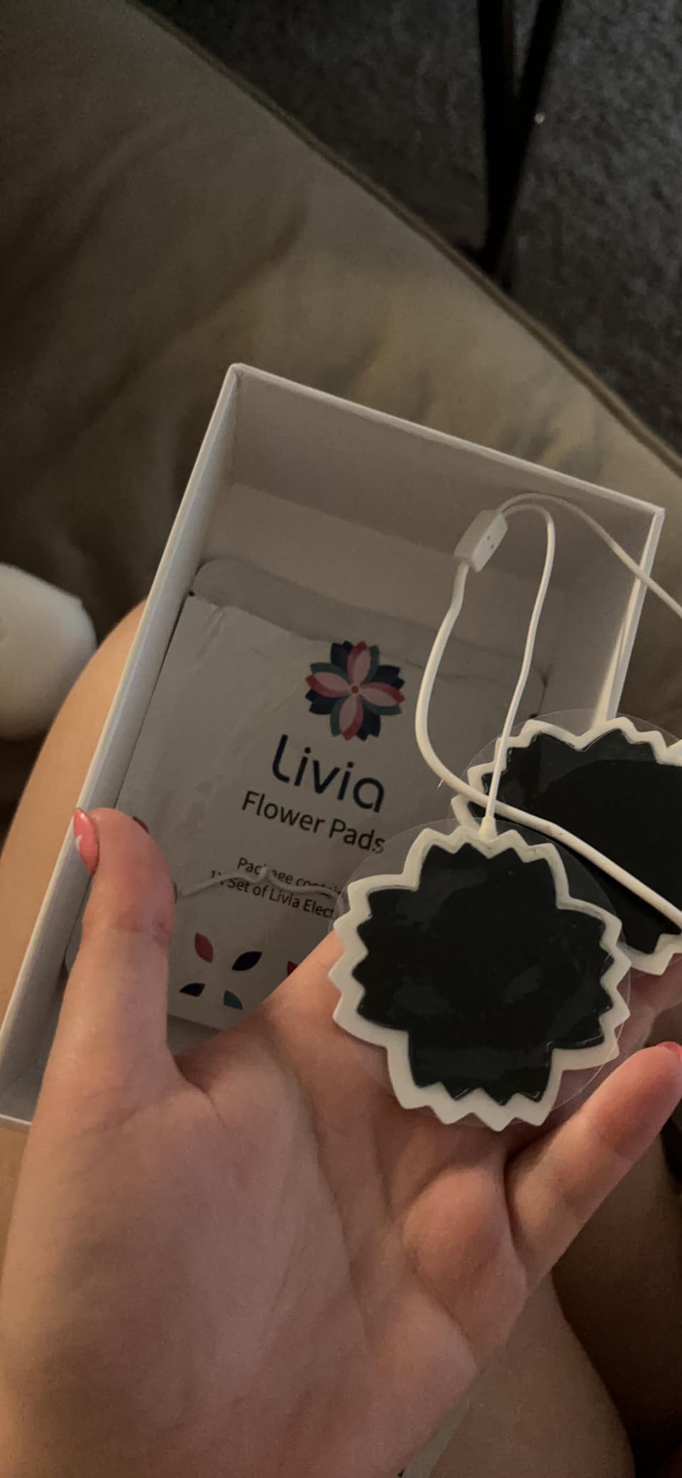 Livia Menstrual Pain Relief Device, Lavender - Rechargeable - Portable customer photo 1