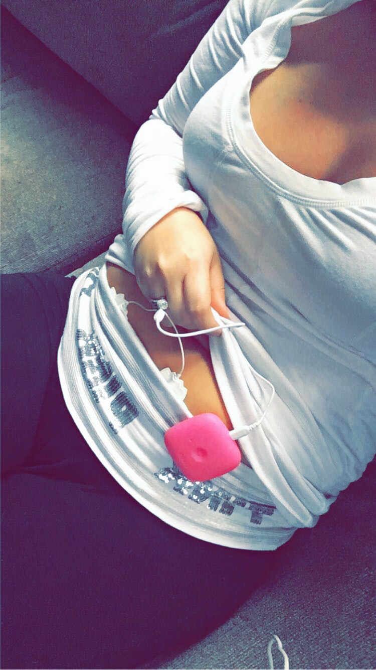 Livia Menstrual Pain Relief Device, Lavender - Rechargeable - Portable customer photo 2