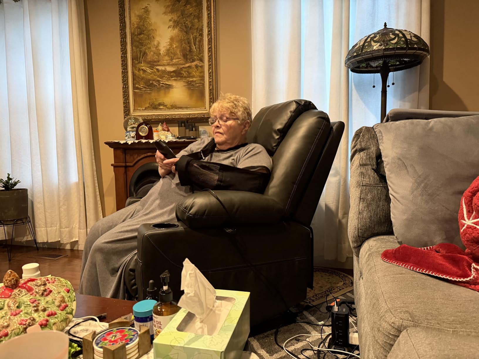 MCombo Power Lift Recliner Chair for Elderly, Heat and Massage 7040(Medium) customer photo 2