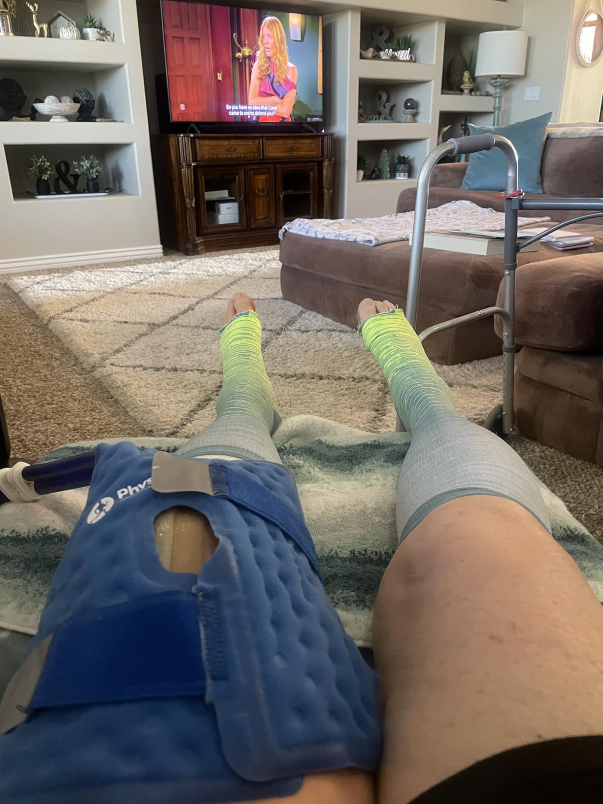 PhysioNatural Cold Therapy Ice Machine for Knee Surgery Recovery – Programmable Continuous Cryotherapy System with Adjustable Knee Pad for Post-Op Swelling, Sprains & Injuries customer photo 1
