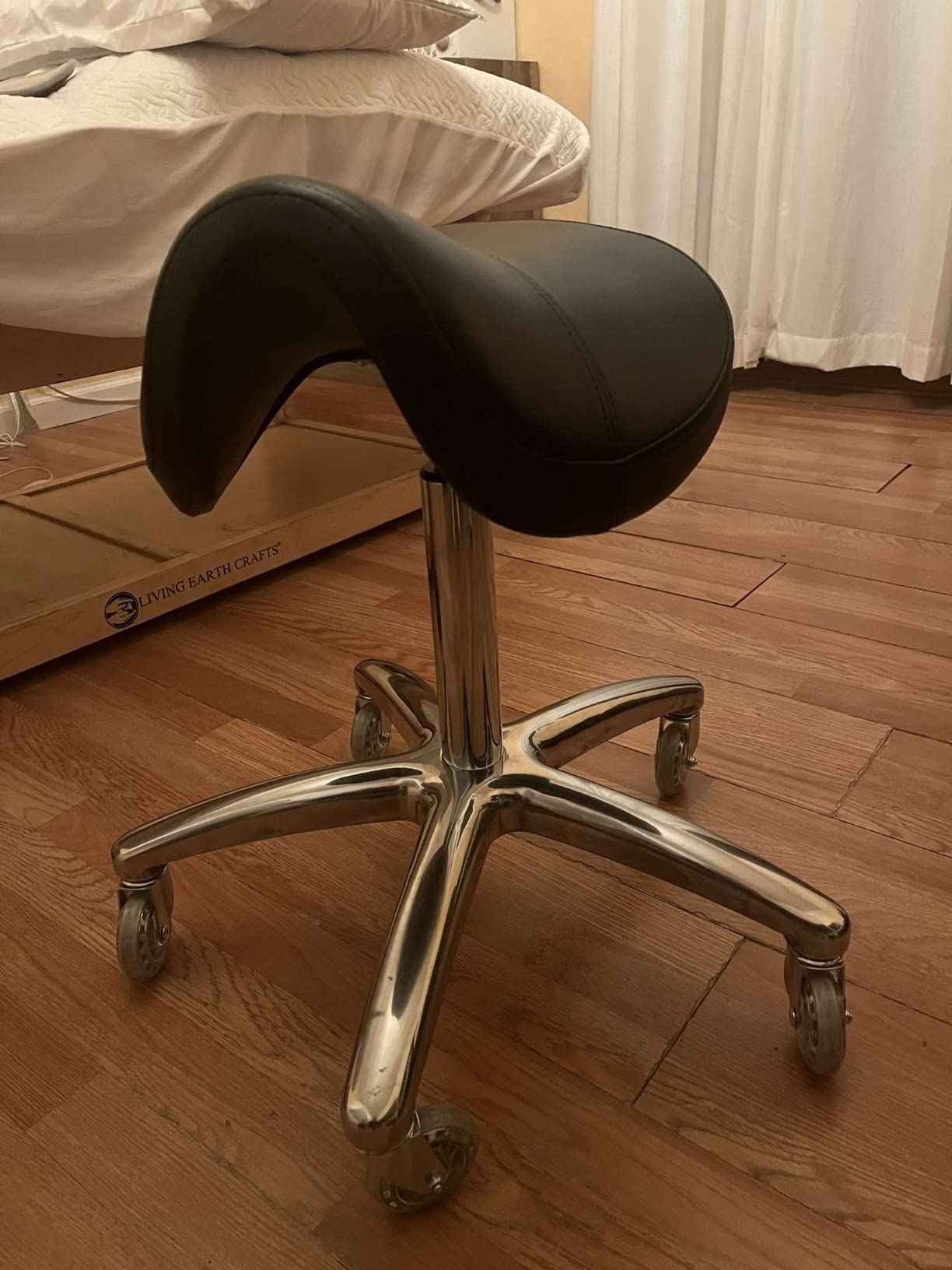 TASALON Wheeled Ergonomic Swivel Saddle Stool, Black customer photo 2