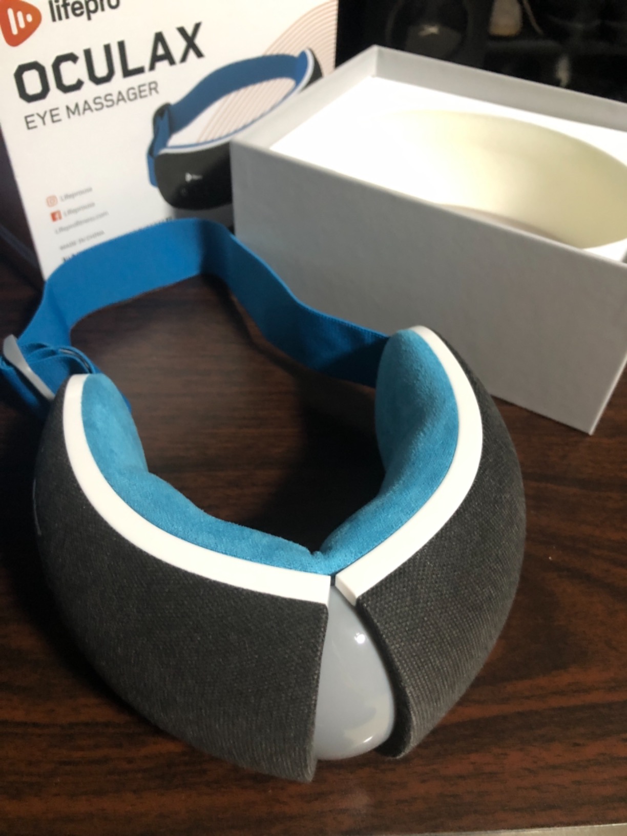 Lifepro Oculax Portable Eye Massager with Heat and Vibration customer photo 2