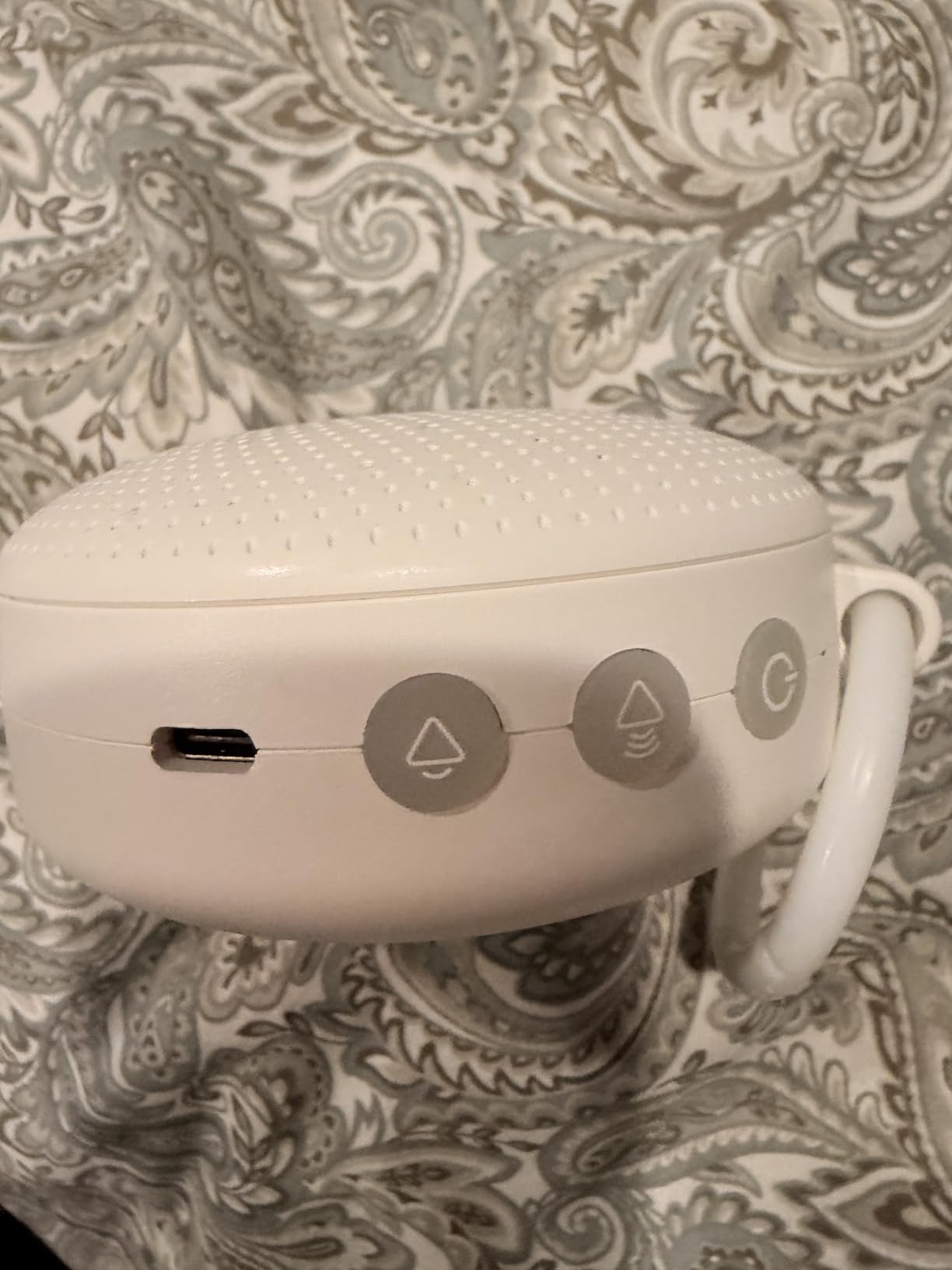 Dreamegg Portable Noise Machine for Baby Adult, Features Powerful Battery, 21 Soothing Sound, Noise Canceling for Office & Sleeping, Sound Therapy for Home, Travel, Registry Gift, Classic White customer photo 1