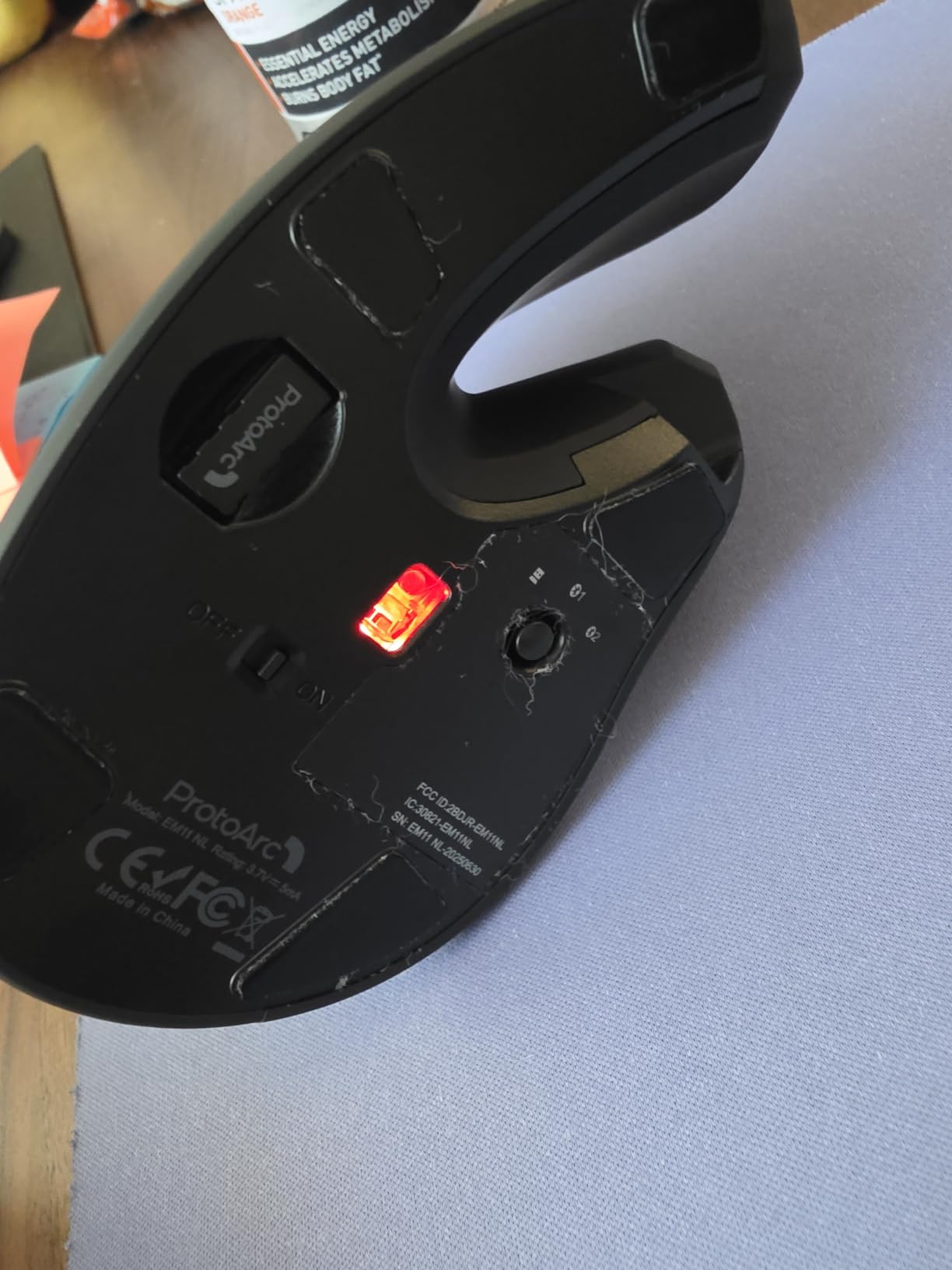 ProtoArc EM11 NL Wireless Ergonomic Vertical Mouse, Rechargeable, Black | 58° vertical design supports a natural wrist posture, connect 3 devices via Bluetooth/2.4G USB-A, 500mAh USB-C rechargeable customer photo 2