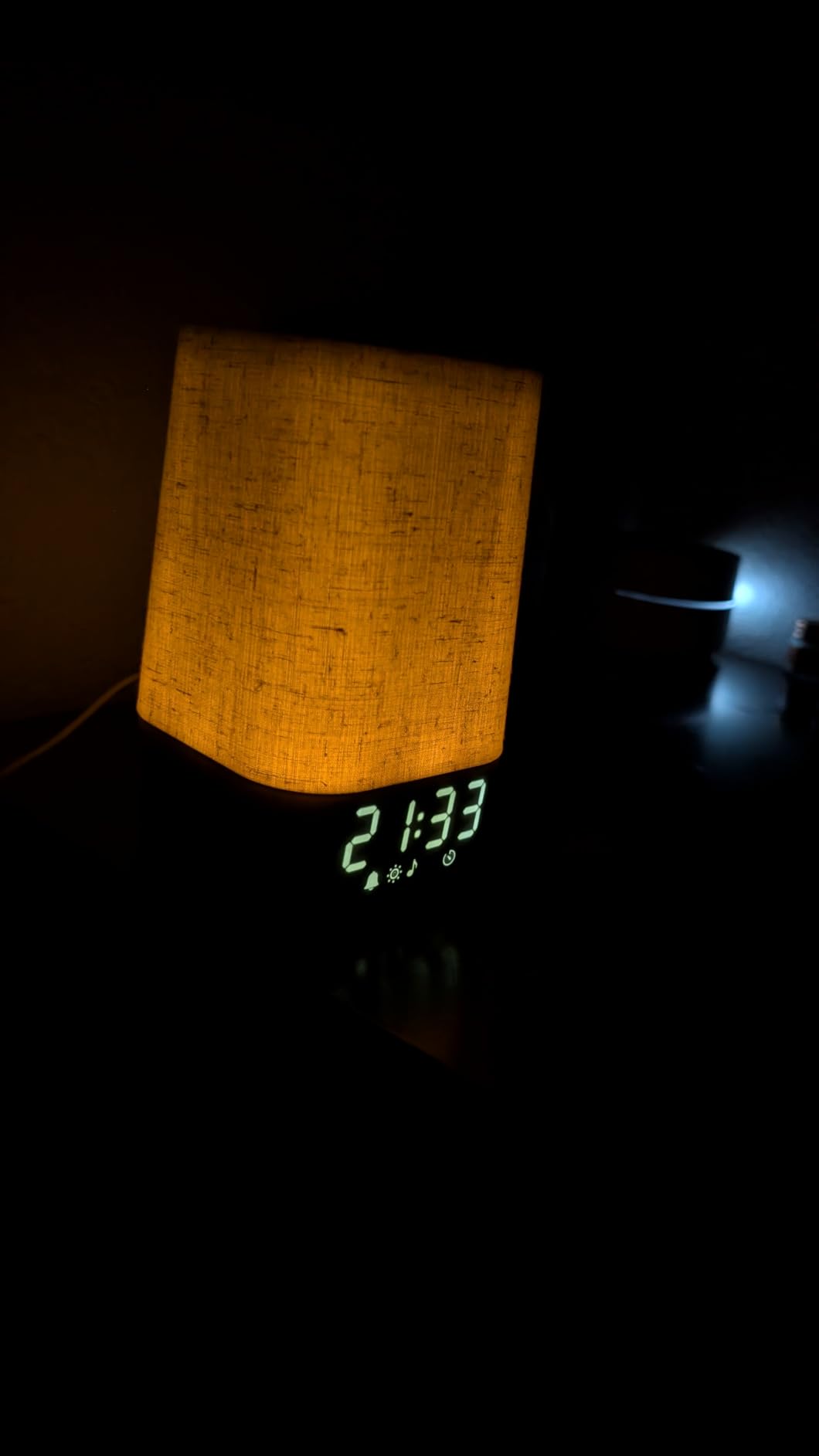 Sunrise Alarm Clock with Sound Machine, Gentle Wake Up Light for Bedroom customer photo 1