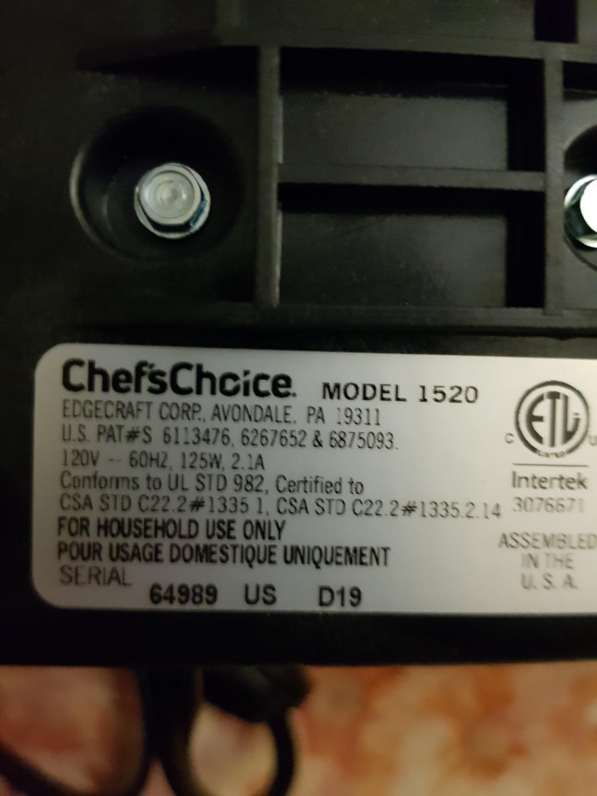 Chef’s Choice Professional Electric Knife Sharpeners for 15- and 20-Degree Straight-Edge and Serrated Knives with Diamond Abrasives & Precision Angle Control, 3-Stage, White customer photo 1