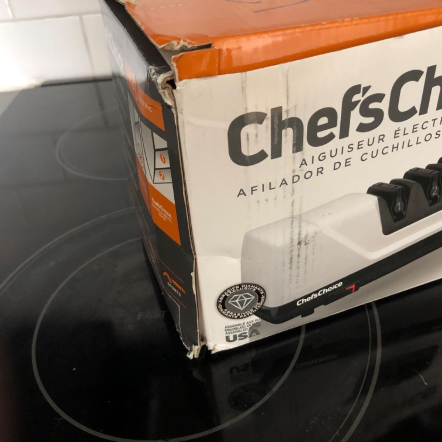 Chef’s Choice Professional Electric Knife Sharpeners for 15- and 20-Degree Straight-Edge and Serrated Knives with Diamond Abrasives & Precision Angle Control, 3-Stage, White customer photo 2