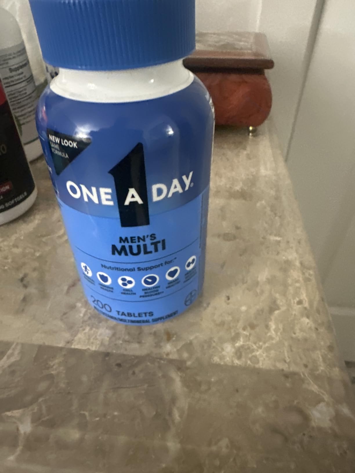 One A Day Multivitamin for Men - Daily Mens Multivitamins with Vitamin D, Zinc, Folic Acid, and B Vitamins, Physical Energy Support, 200 Count customer photo 2
