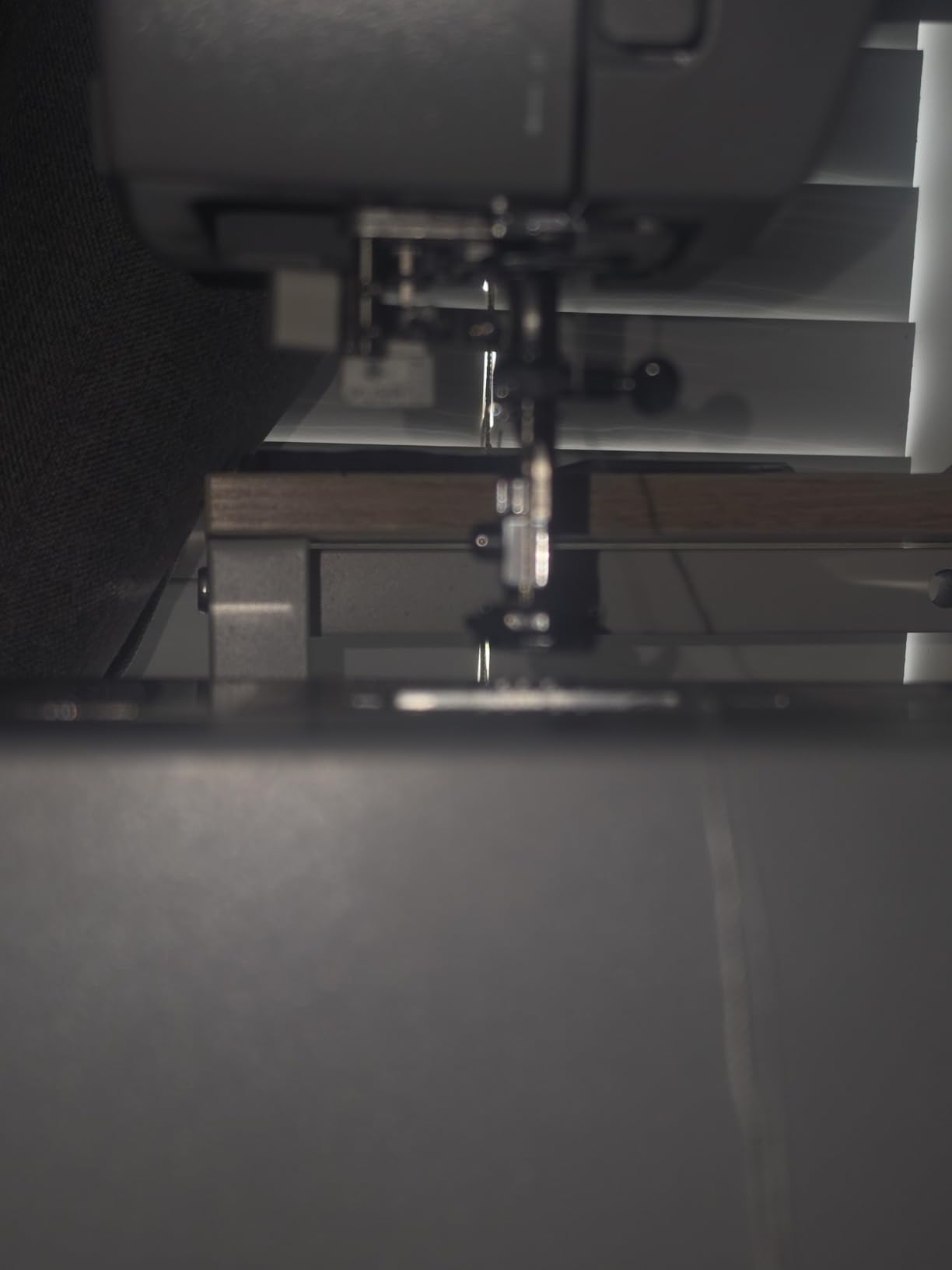 SINGER 4423 Heavy Duty Sewing Machine with Accessory Kit | 23 stitches deliver 97 applications, 50% more power for denim and canvas, 1100 stitches/min, metal frame, 1-step buttonhole customer photo 2