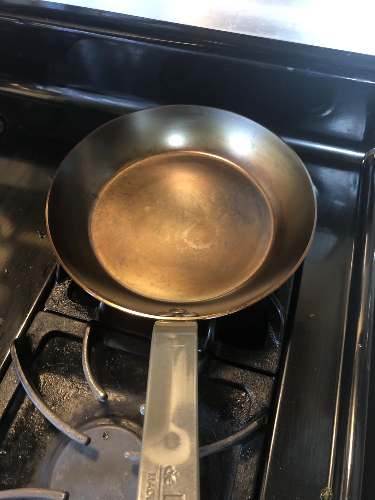 de Buyer MINERAL B Carbon Steel Fry Pan - 10.25” Diameter, 7.3” Cooking Surface - Ideal for Searing, Sauteing & Reheating - Naturally Non-Stick Finish - Made in France customer photo 2